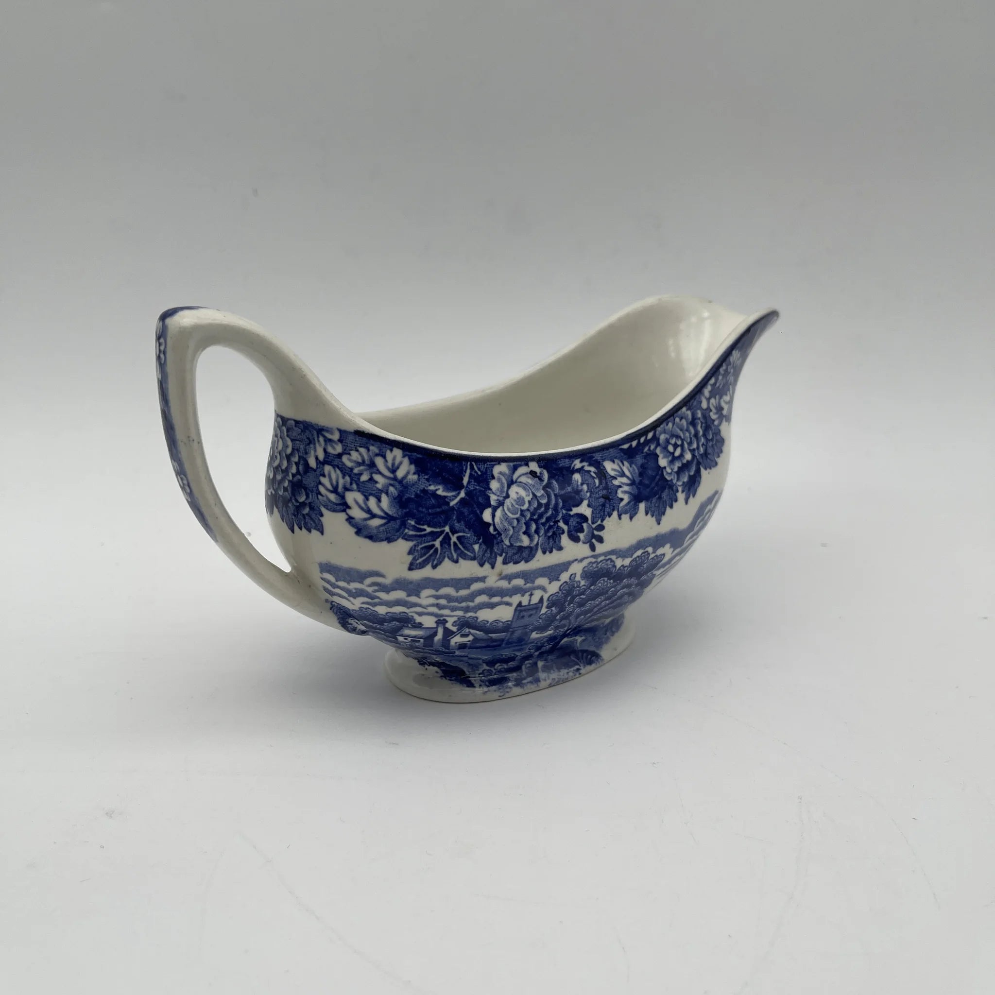 [Vintage] Gravy Boat (Saucière/Sauce Boat) / Wood & Sons / English Scenery / 1940-1960s (estimated) / Ironstone / England / Blue & White, Copperplate transfer, British countryside scene