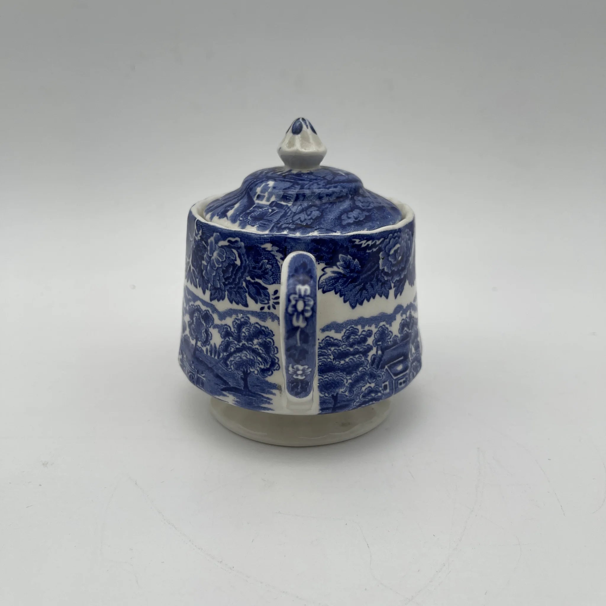 [Vintage] Sugar Bowl (Sugar Pot) / Wood & Sons / English Scenery / 1940-1960s (estimated) / Ironstone / England / Blue & White, Copperplate transfer, British countryside scene