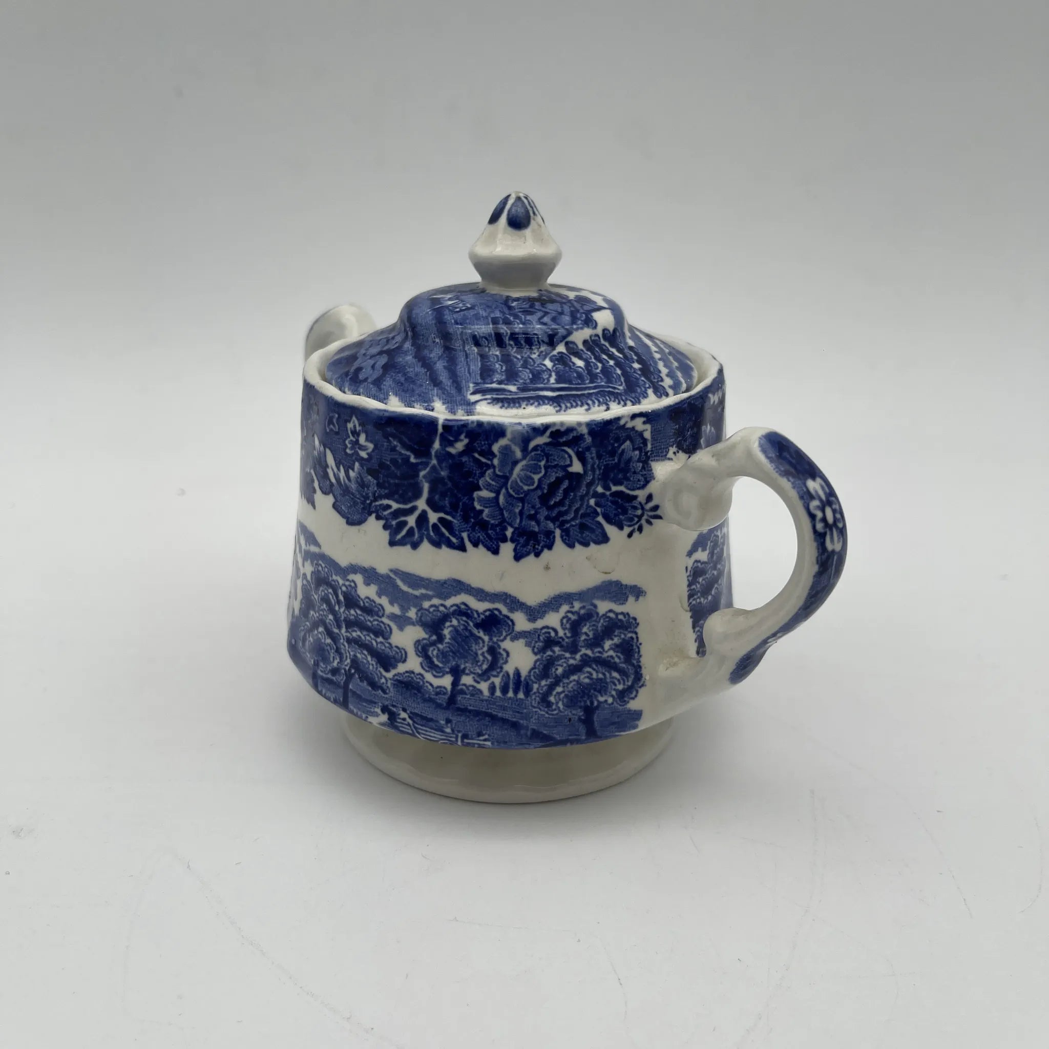 [Vintage] Sugar Bowl (Sugar Pot) / Wood & Sons / English Scenery / 1940-1960s (estimated) / Ironstone / England / Blue & White, Copperplate transfer, British countryside scene