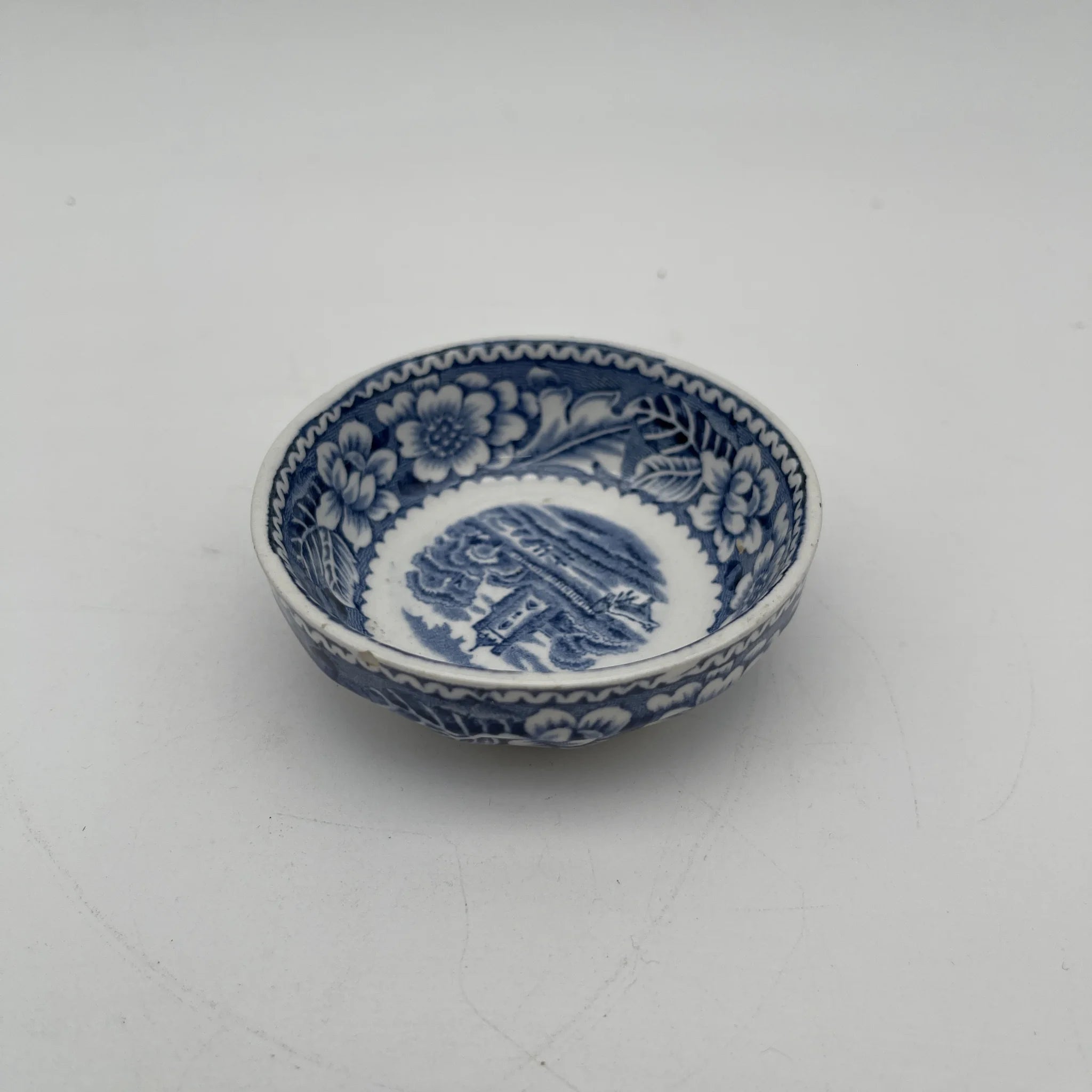 [Vintage] Fruit bowl (small bowl) / Wood & Sons / Woodland / 1950-1970s (estimated) / Ironstone / England / Blue & White, Copperplate transfer, British countryside scene