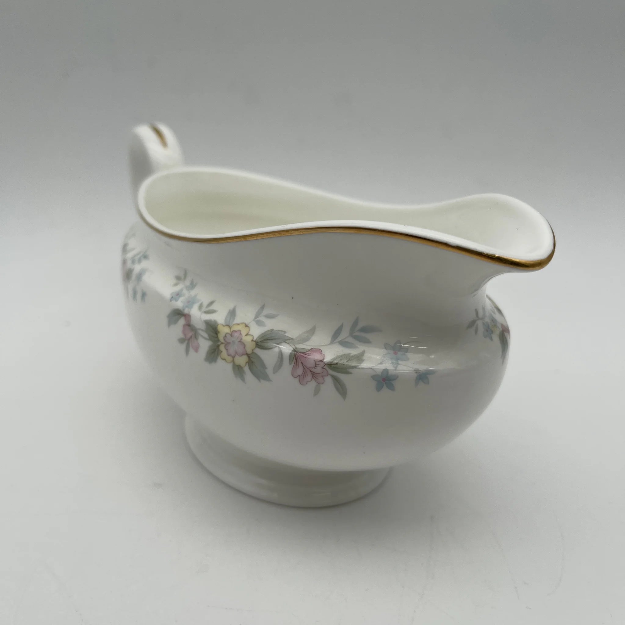 【复古】灰船(socier / source boat) / Mayfair / 1950-1980年代（推测）/ Fine Bone China /英国/ 小花图案，柔和色调，金彩