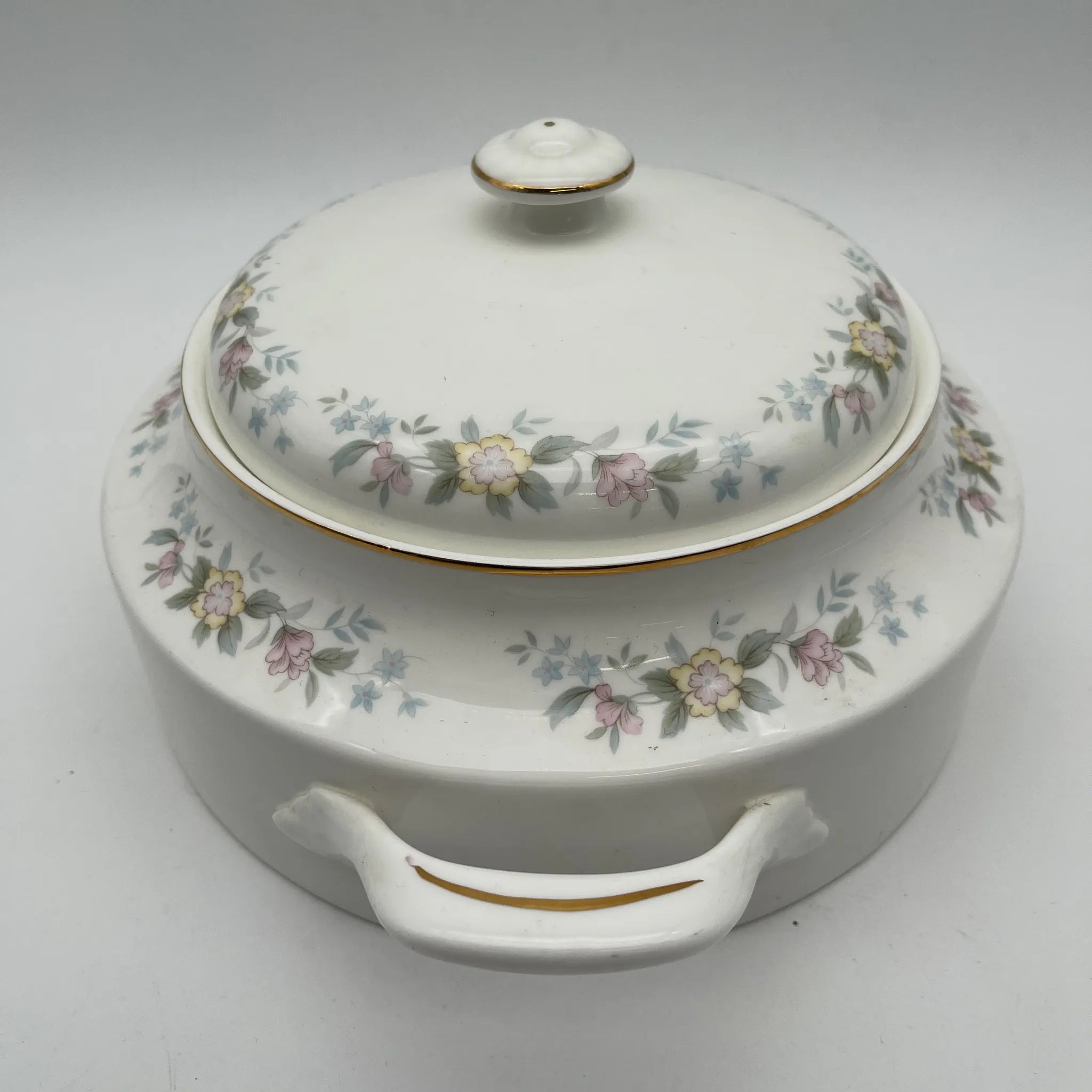 【复古】supire / Mayfair / 1950-1980年代（推测）/ Fine Bone China /英国/小花花样， 柔和色调，金彩