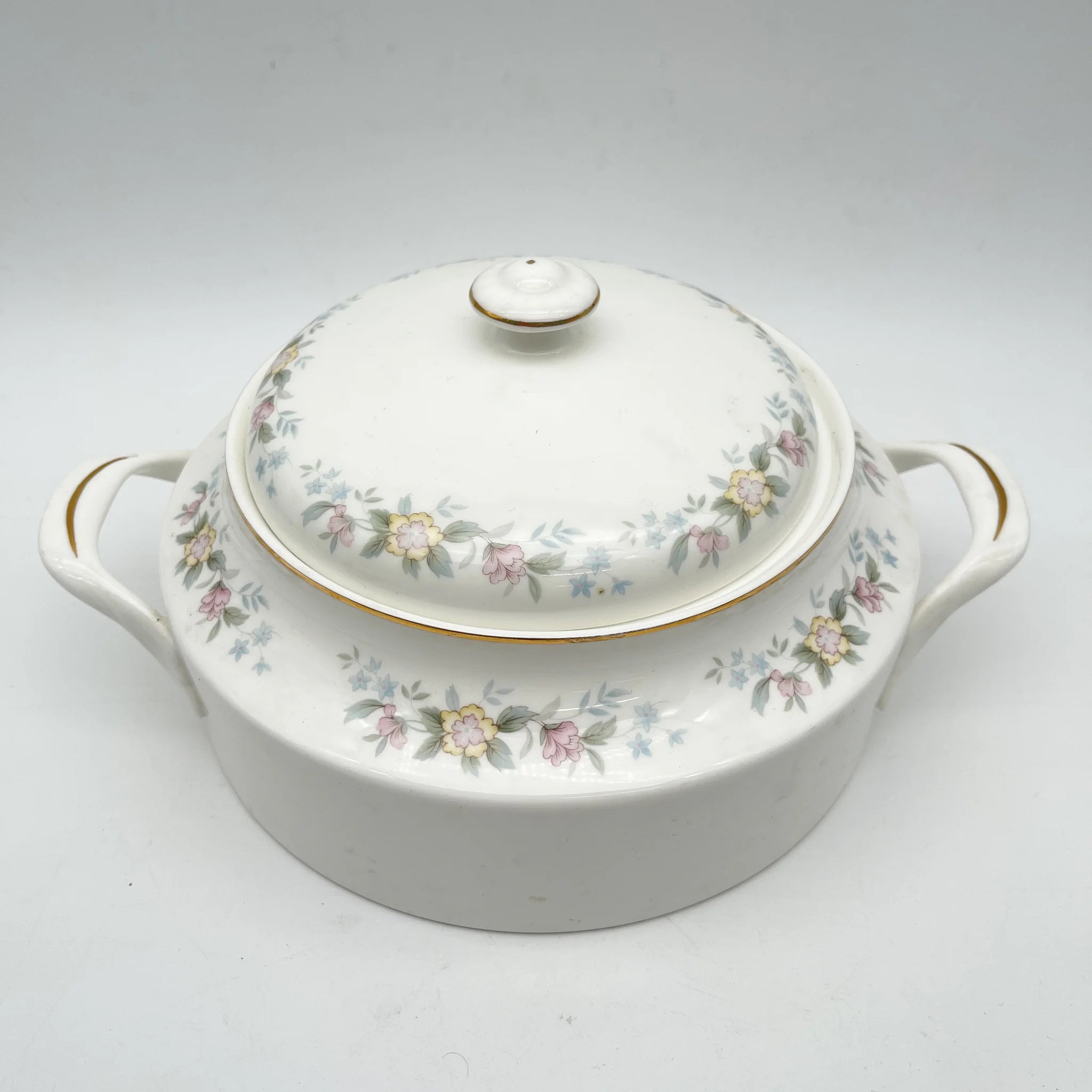 【复古】supire / Mayfair / 1950-1980年代（推测）/ Fine Bone China /英国/小花花样， 柔和色调，金彩