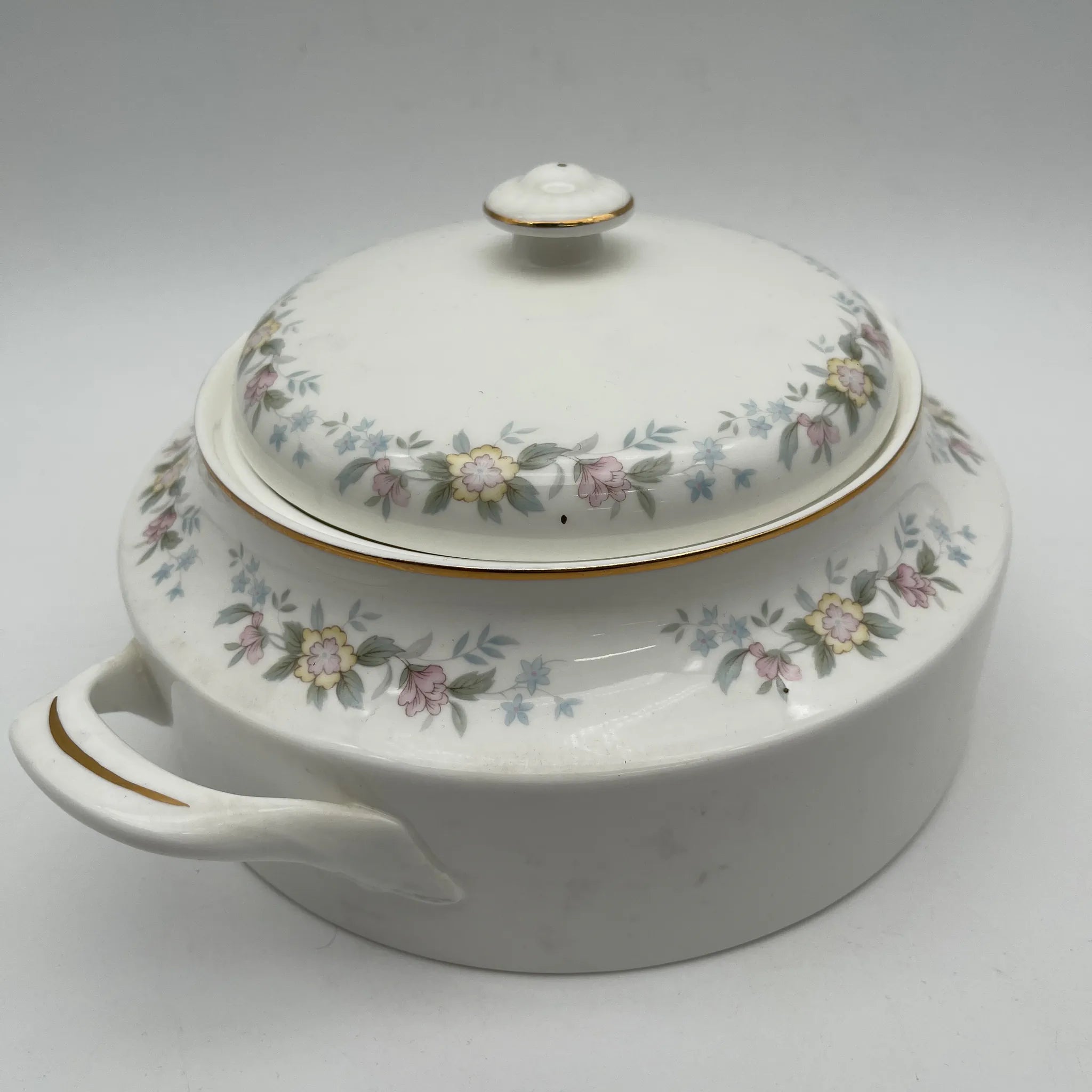 【复古】supire / Mayfair / 1950-1980年代（推测）/ Fine Bone China /英国/小花花样， 柔和色调，金彩