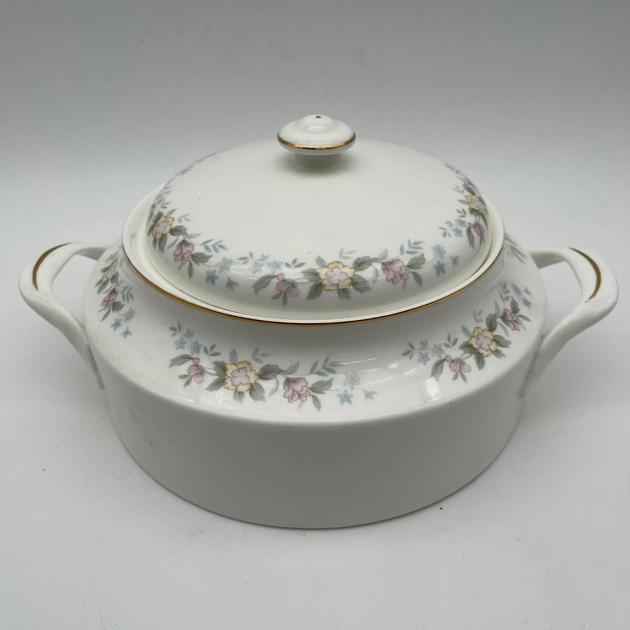 【复古】supire / Mayfair / 1950-1980年代（推测）/ Fine Bone China /英国/小花花样， 柔和色调，金彩
