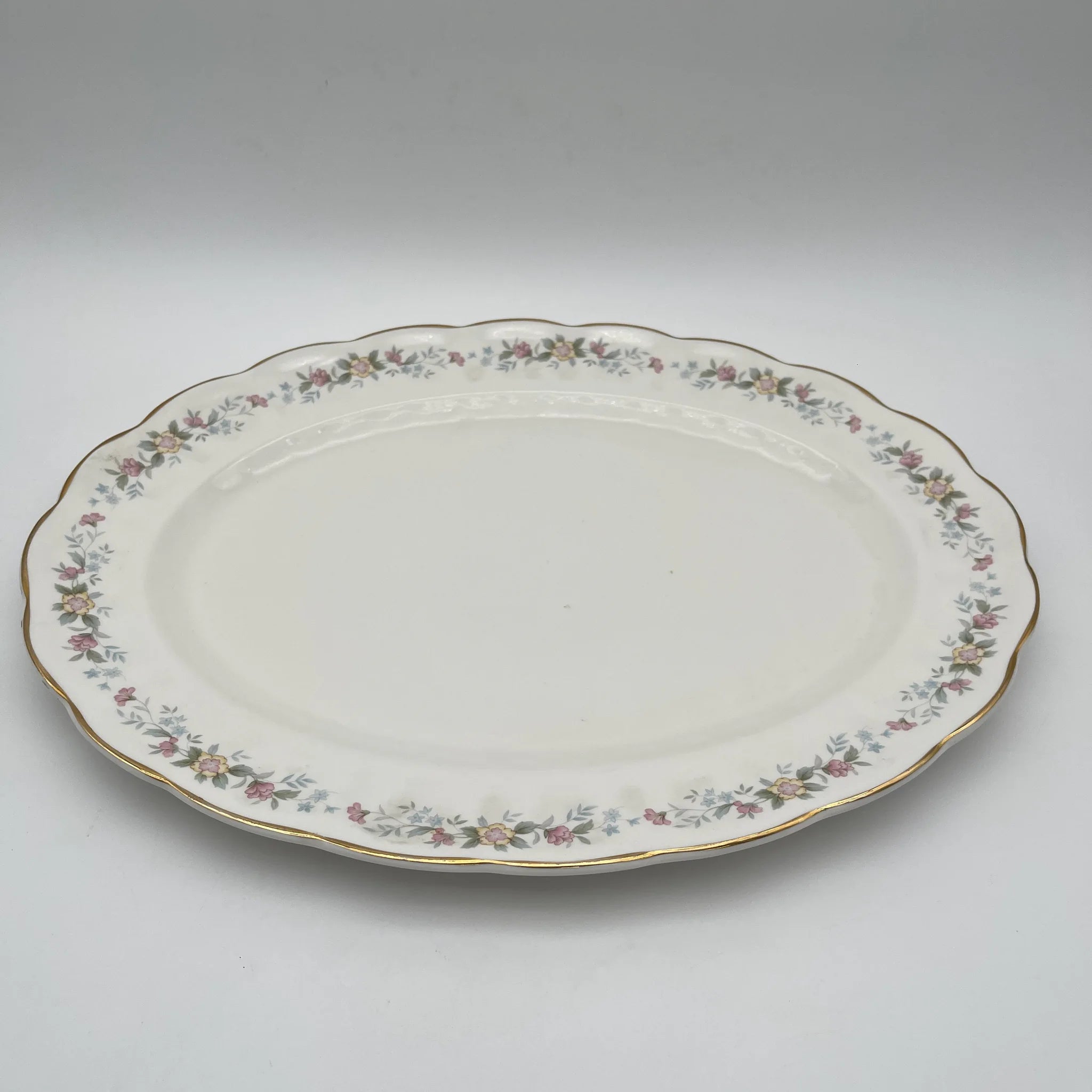 [Vintage] Oval serving plate (large plate) / Mayfair / 1950-1980s (estimated) / Fine Bone China / England / Small flower pattern, pastel color, gold color