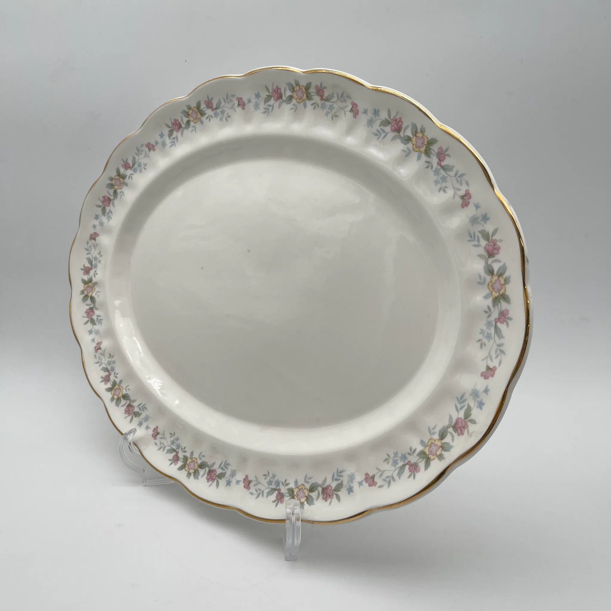 【复古】椭圆形盘子（大盘）/ Mayfair (Mayfair) / 1950-1980年代（推测）/ Fine Bone China /英国/小花花样， 柔和色调，金彩