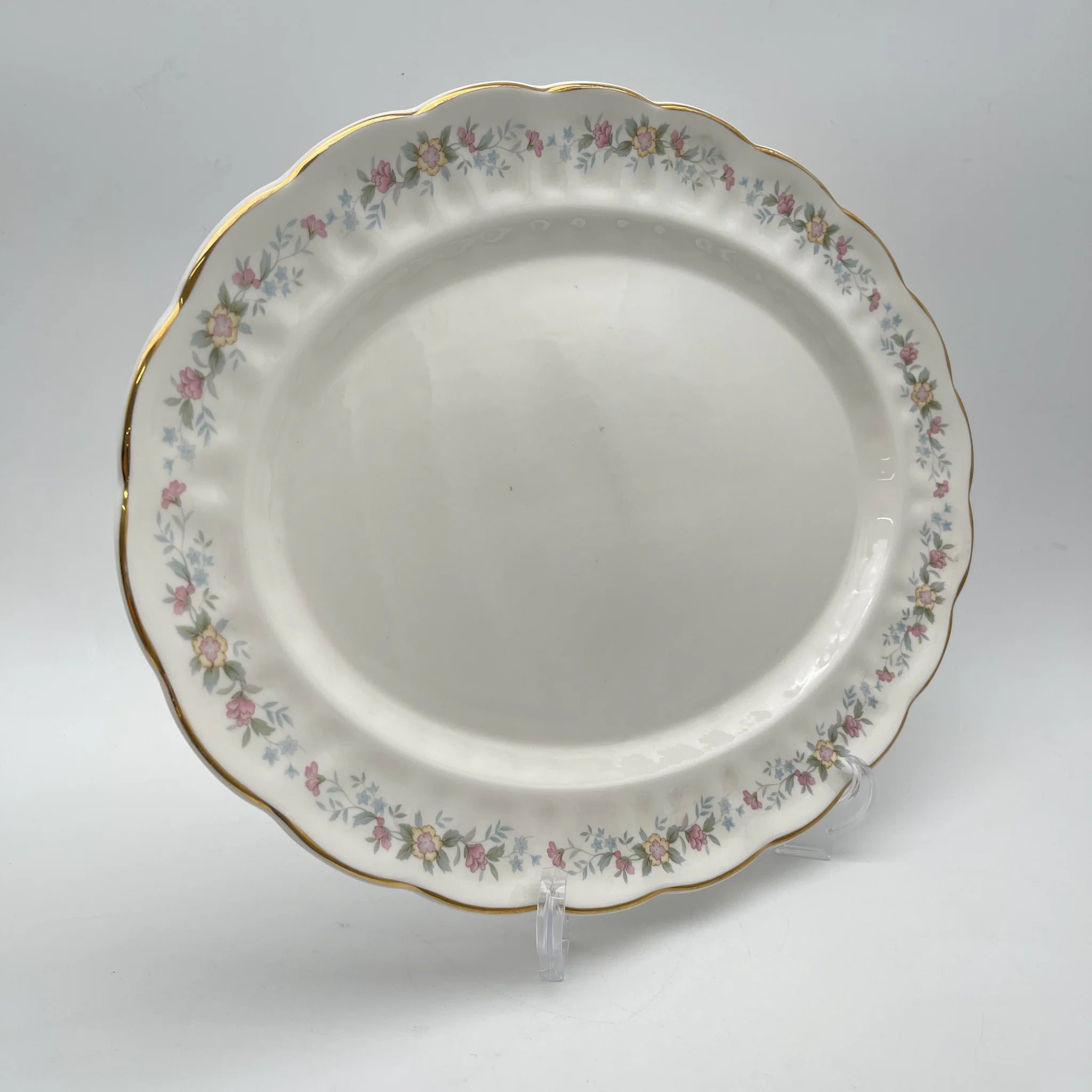 【复古】椭圆形盘子（大盘）/ Mayfair (Mayfair) / 1950-1980年代（推测）/ Fine Bone China /英国/小花花样， 柔和色调，金彩