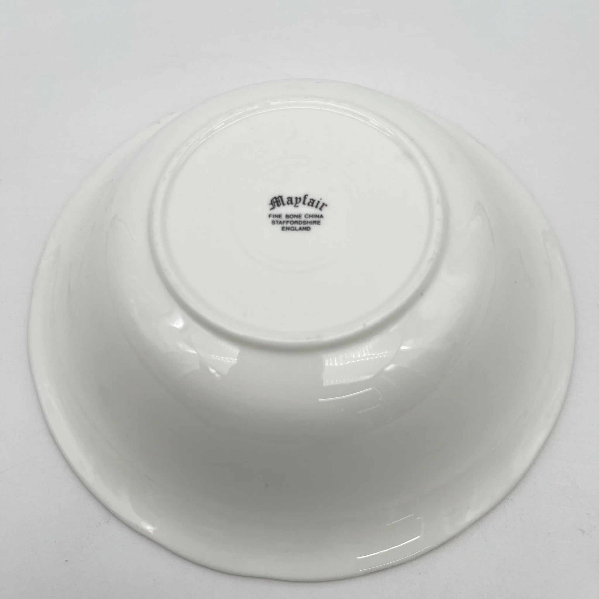 【复古】谷物碗（中碗）/ Mayfair（梅fair） / 1950-1980年代（推测）/ Fine Bone China /英国/小花图案，柔和色调， 金彩