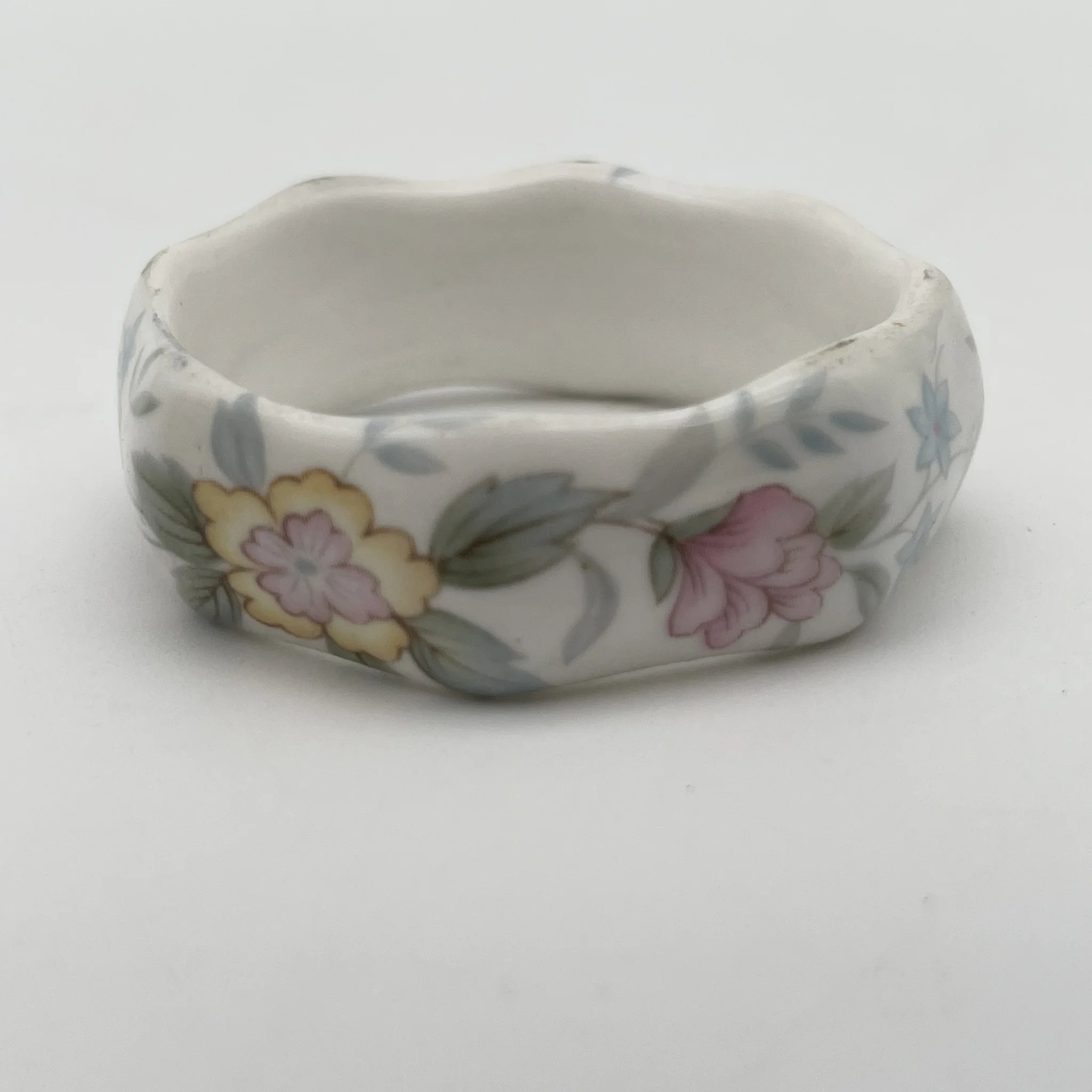 【复古】餐巾戒指/ Mayfair (Mayfair) / 1950-1980年代（推定）/ Fine Bone China /英国/小花图案，柔和色调，金彩