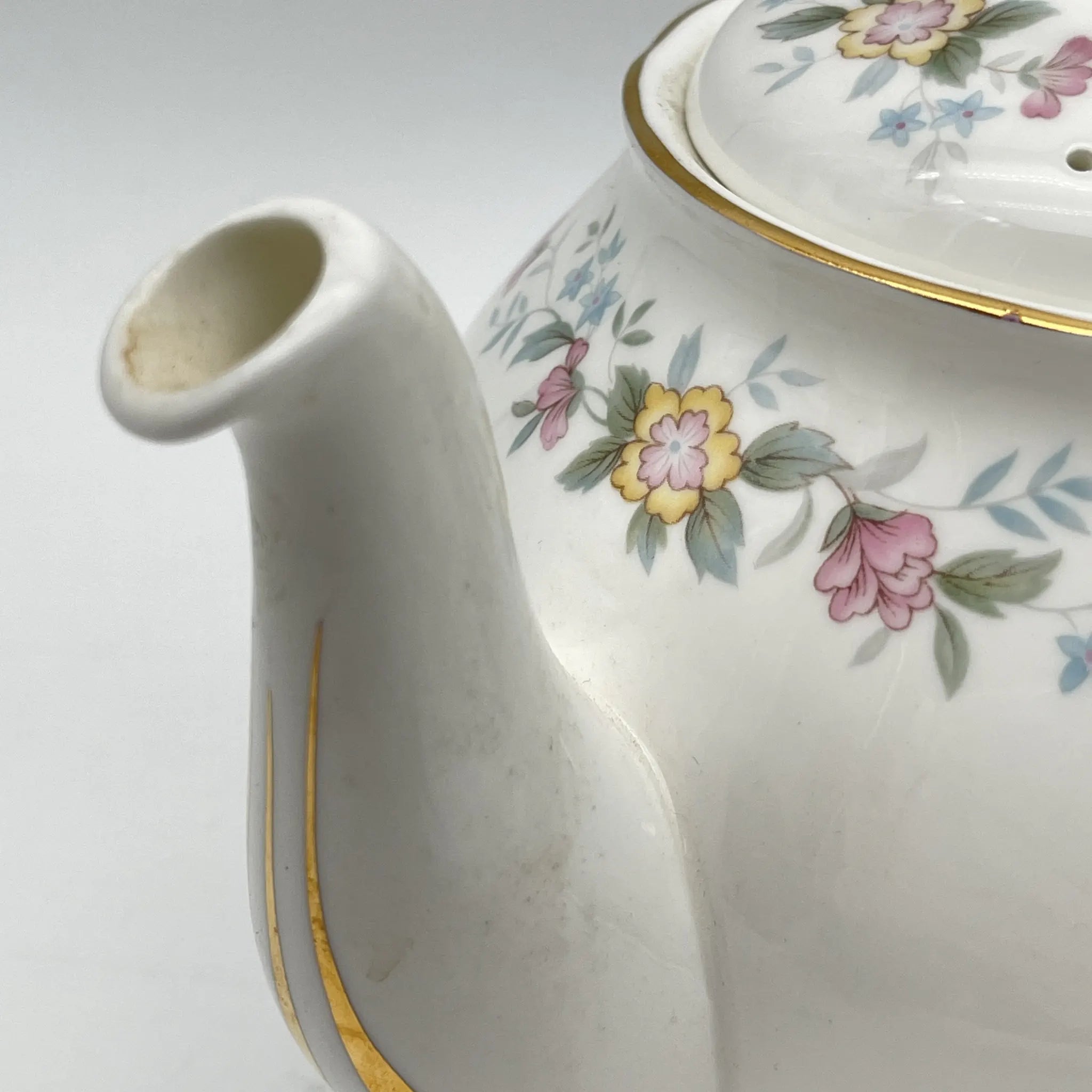 【复古】茶壶/ Mayfair (Mayfair) / 1950-1980年代（推定）/ Fine Bone China /英国/小花图案，柔和色调，金彩