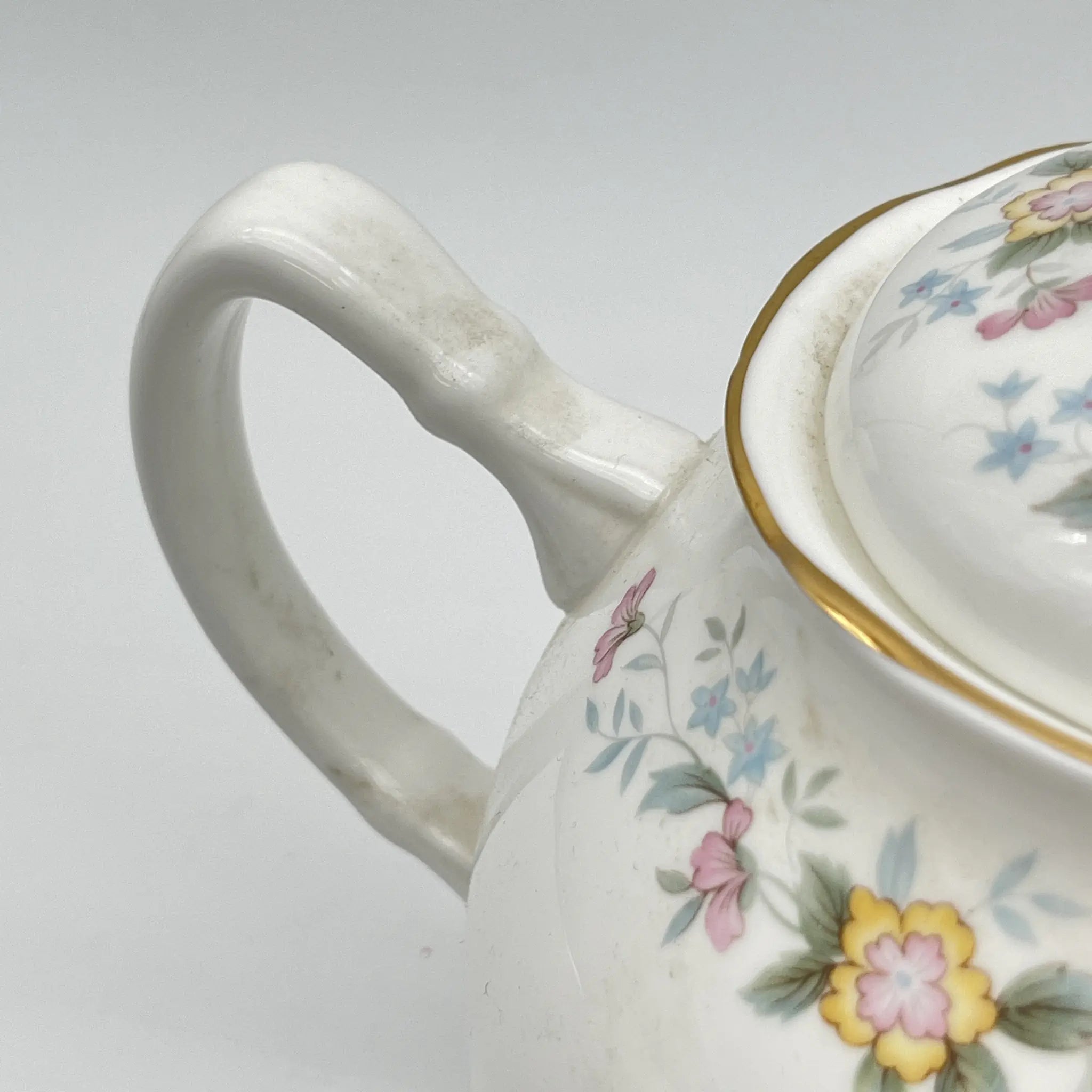 【复古】茶壶/ Mayfair (Mayfair) / 1950-1980年代（推定）/ Fine Bone China /英国/小花图案，柔和色调，金彩