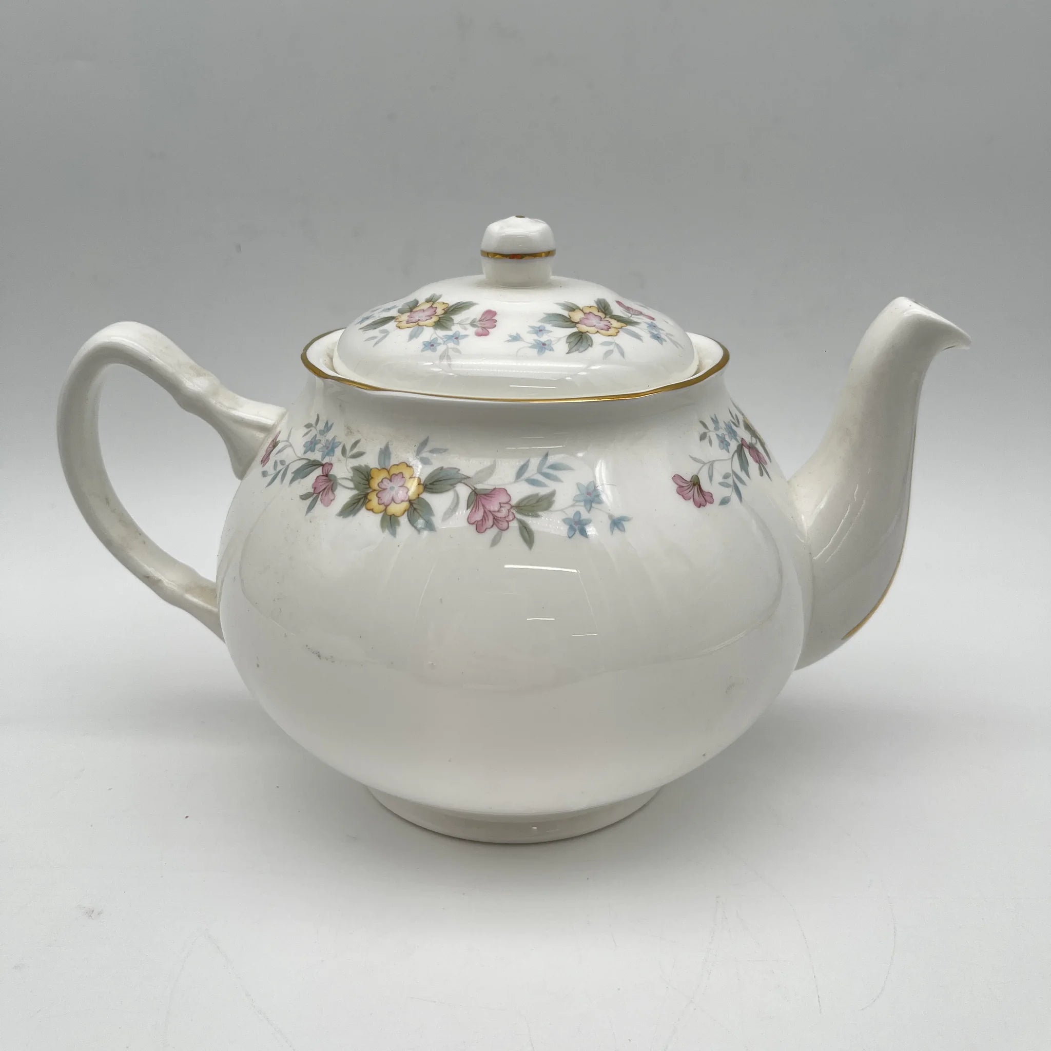 【复古】茶壶/ Mayfair (Mayfair) / 1950-1980年代（推定）/ Fine Bone China /英国/小花图案，柔和色调，金彩