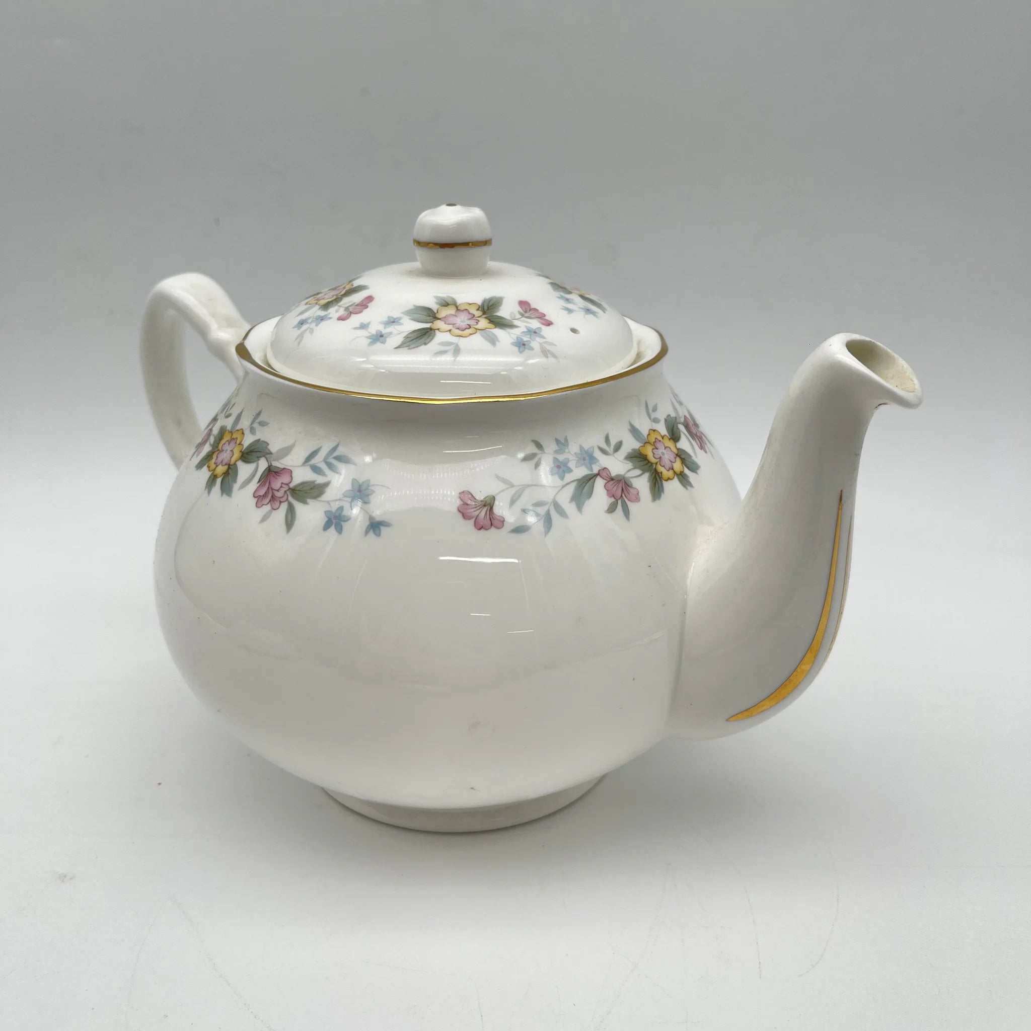 【复古】茶壶/ Mayfair (Mayfair) / 1950-1980年代（推定）/ Fine Bone China /英国/小花图案，柔和色调，金彩