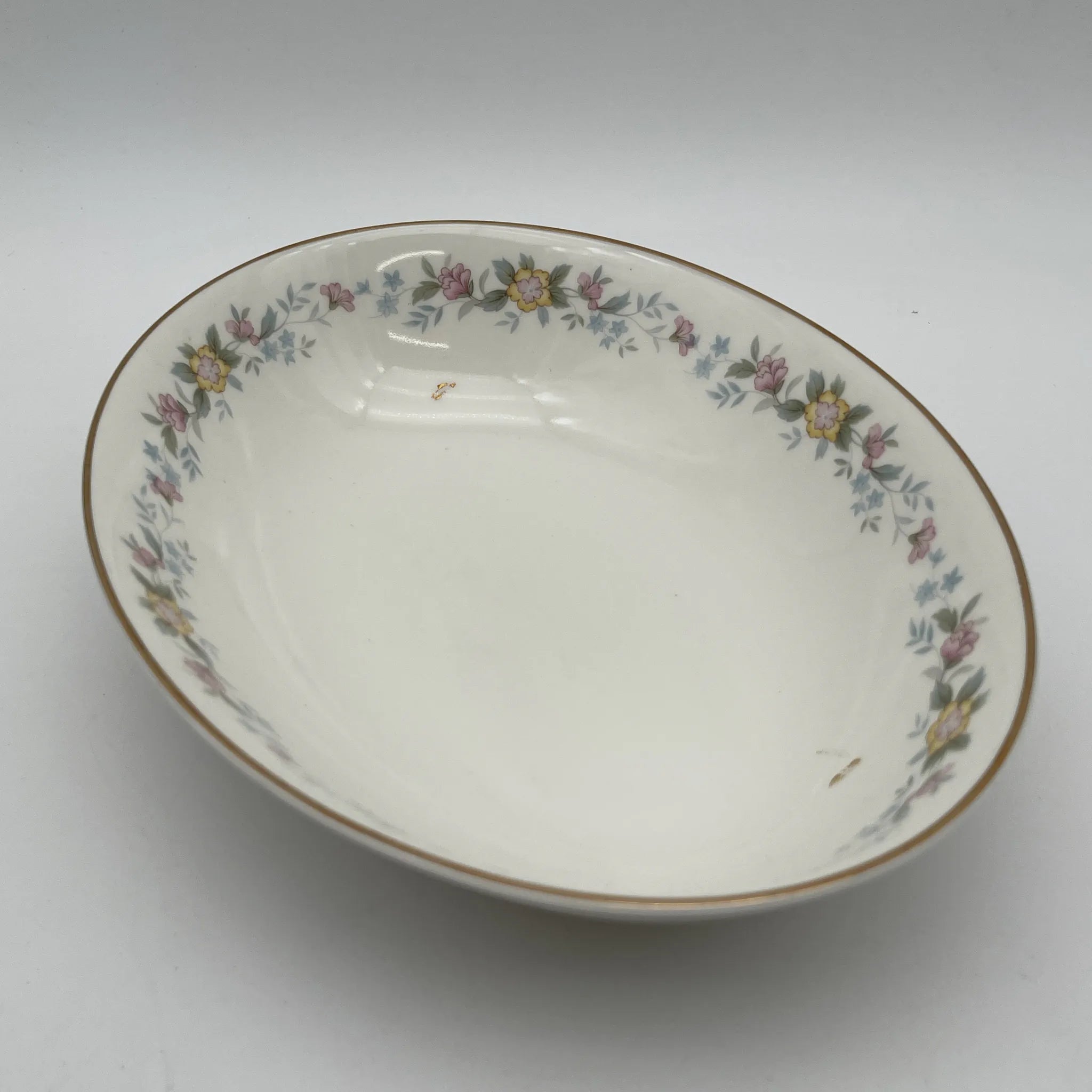 【复古】椭圆形大碗（大碗）/ Mayfair (Mayfair) / 1950-1980年代（推测）/ Fine Bone China /英国/小花花样， 柔和色调，金彩