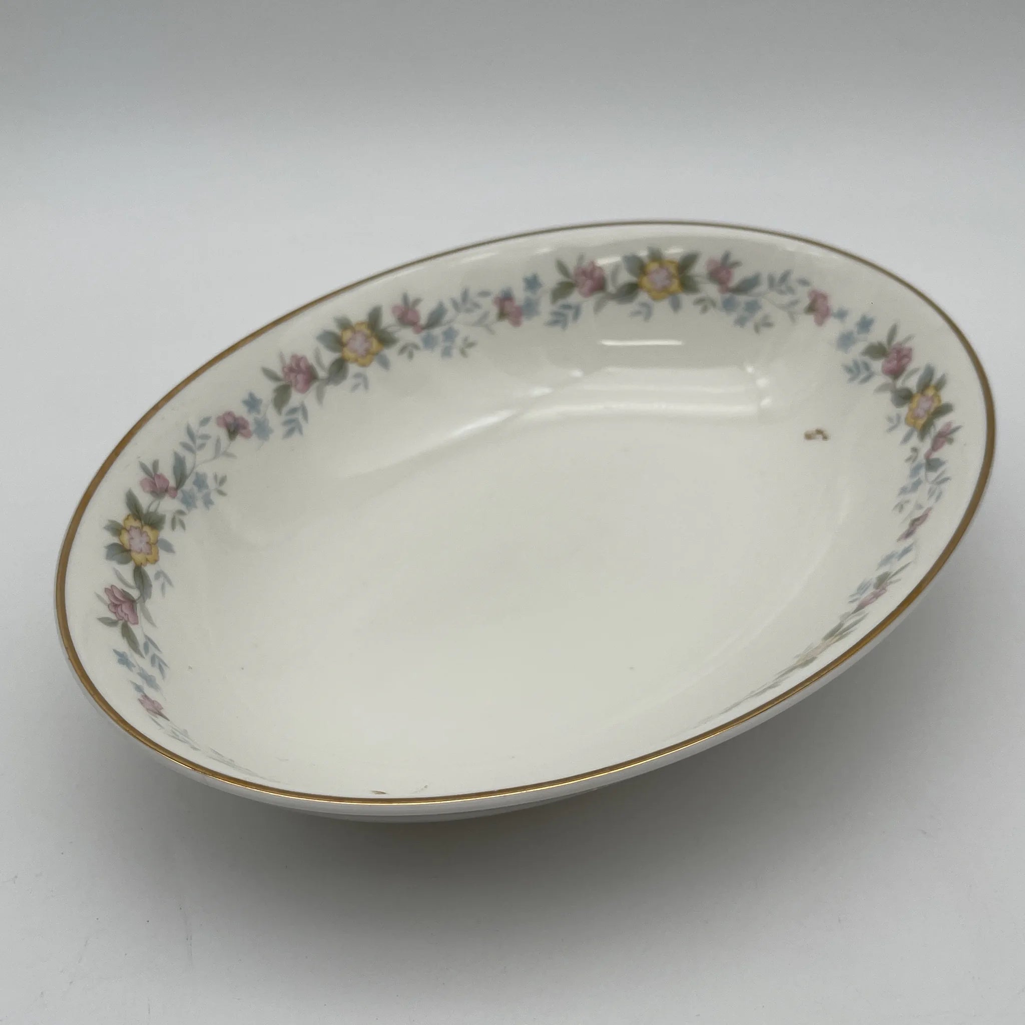 【复古】椭圆形大碗（大碗）/ Mayfair (Mayfair) / 1950-1980年代（推测）/ Fine Bone China /英国/小花花样， 柔和色调，金彩