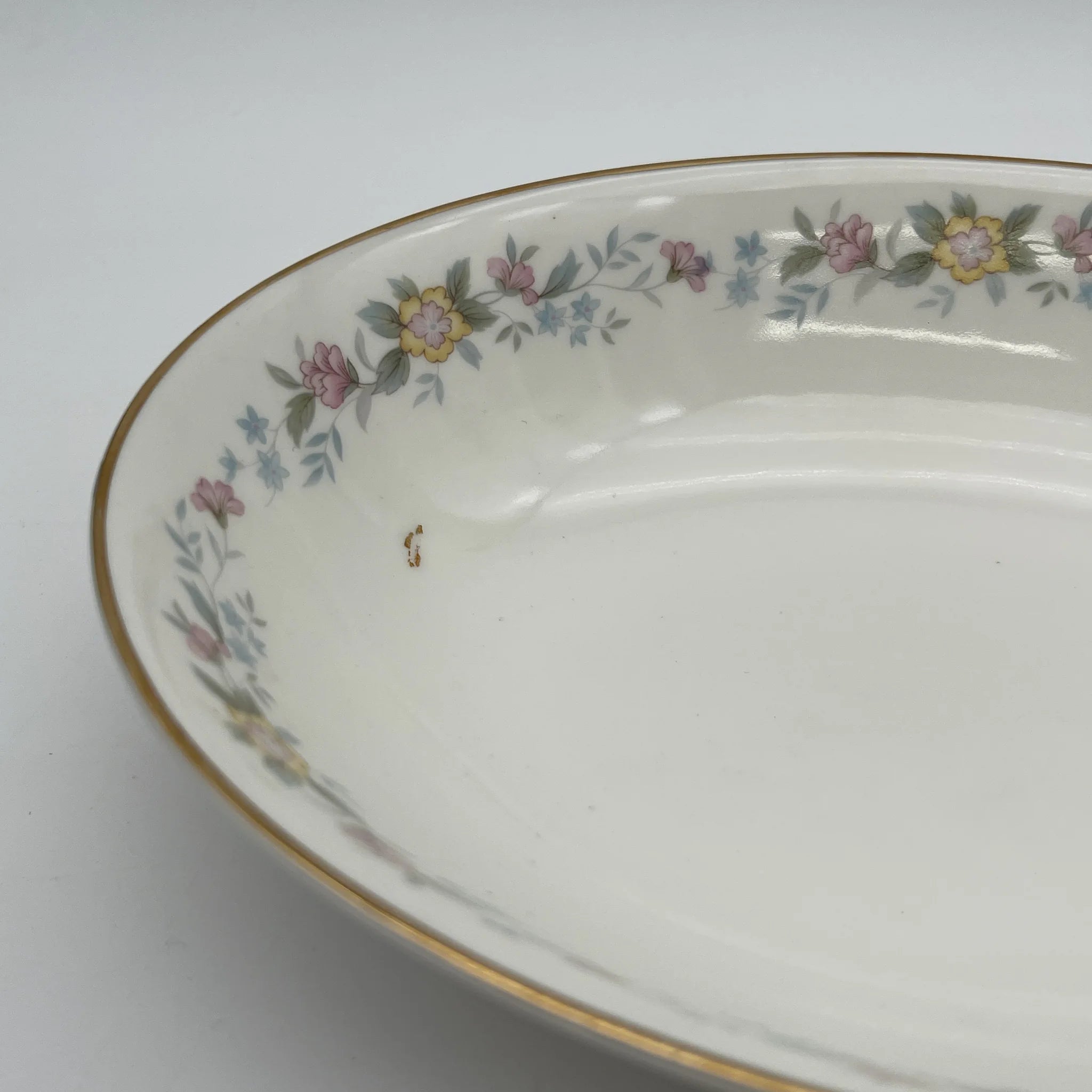 【复古】椭圆形大碗（大碗）/ Mayfair (Mayfair) / 1950-1980年代（推测）/ Fine Bone China /英国/小花花样， 柔和色调，金彩