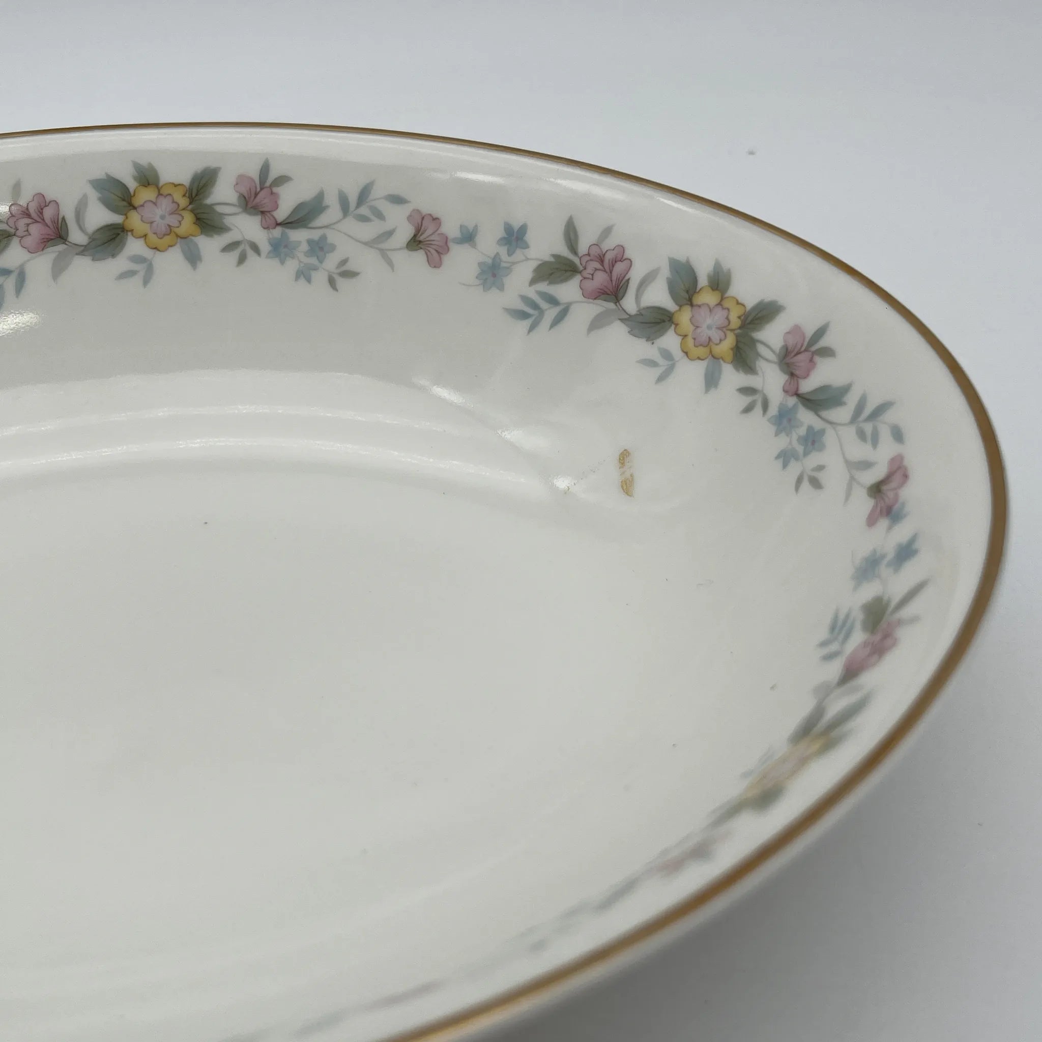 【复古】椭圆形大碗（大碗）/ Mayfair (Mayfair) / 1950-1980年代（推测）/ Fine Bone China /英国/小花花样， 柔和色调，金彩