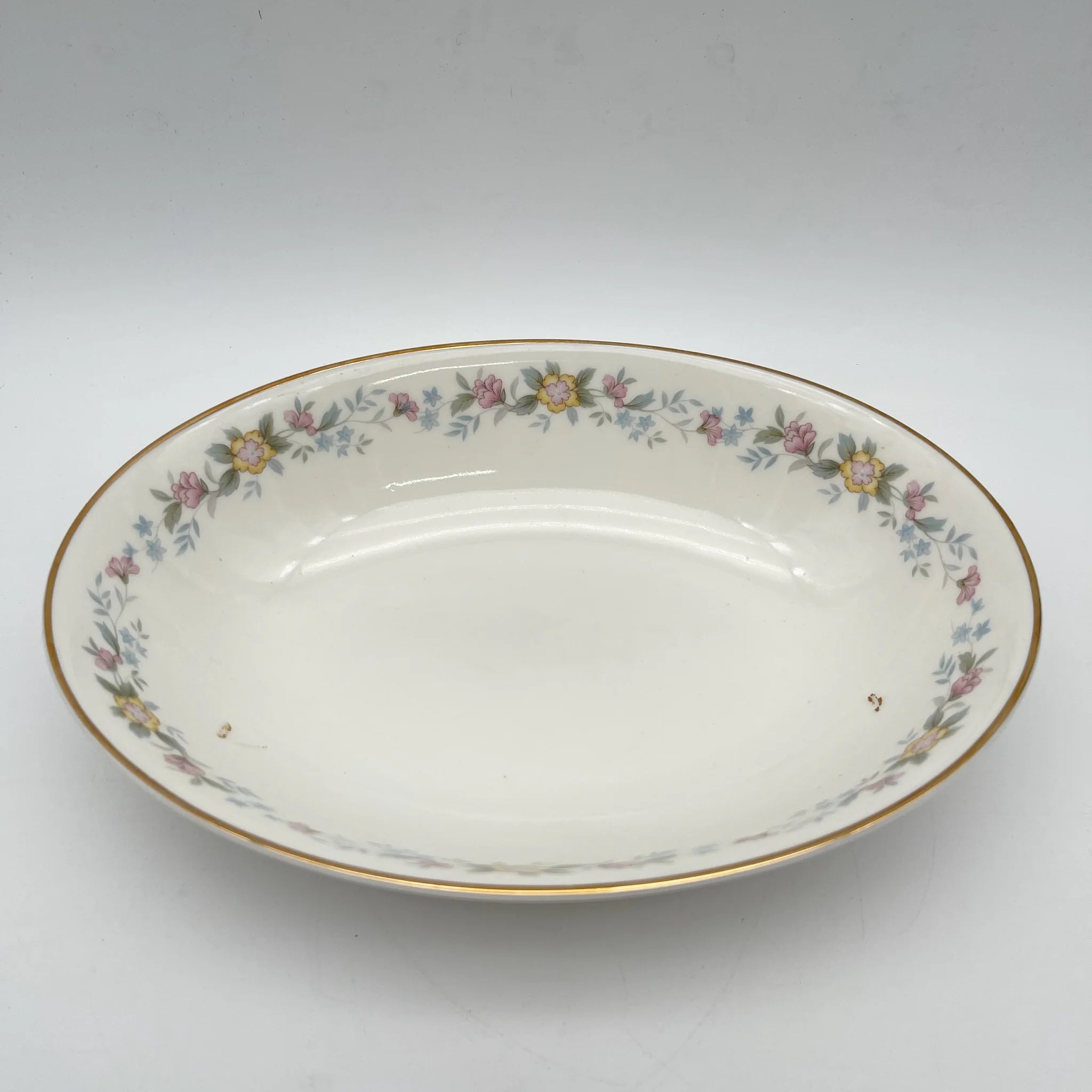 【复古】椭圆形大碗（大碗）/ Mayfair (Mayfair) / 1950-1980年代（推测）/ Fine Bone China /英国/小花花样， 柔和色调，金彩