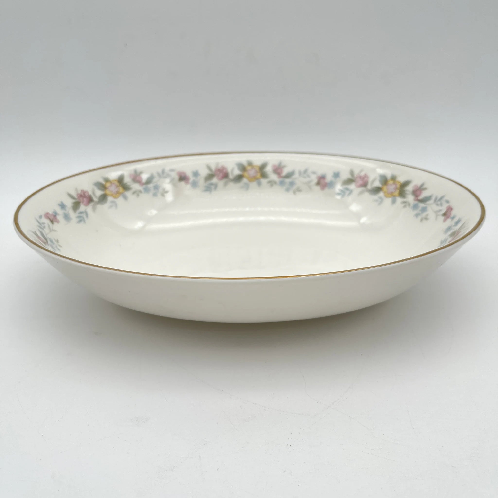 【复古】椭圆形大碗（大碗）/ Mayfair (Mayfair) / 1950-1980年代（推测）/ Fine Bone China /英国/小花花样， 柔和色调，金彩