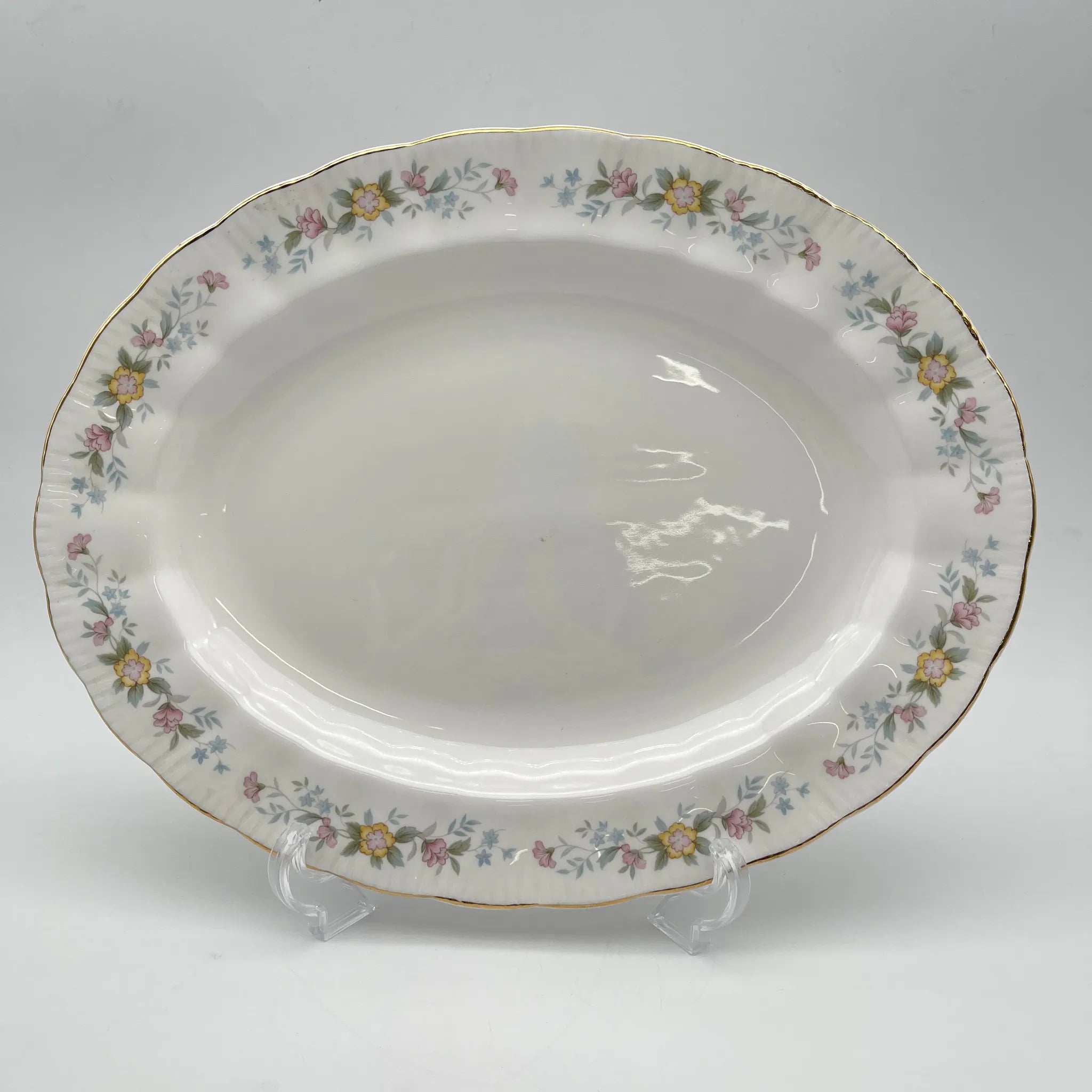 [Vintage] Oval serving plate (large plate) / Mayfair / 1950-1980s (estimated) / Fine Bone China / England / Small flower pattern, pastel color, gold color