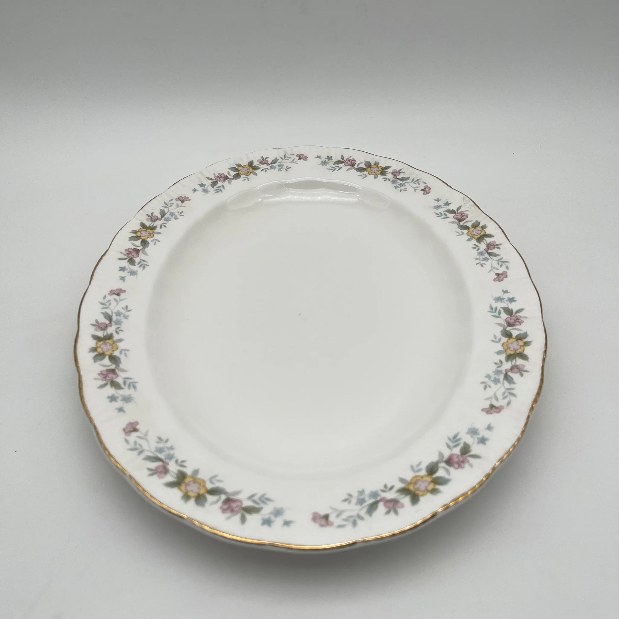 【复古】椭圆形盘子（大盘）/ Mayfair (Mayfair) / 1950-1980年代（推测）/ Fine Bone China /英国/小花花样， 柔和色调，金彩