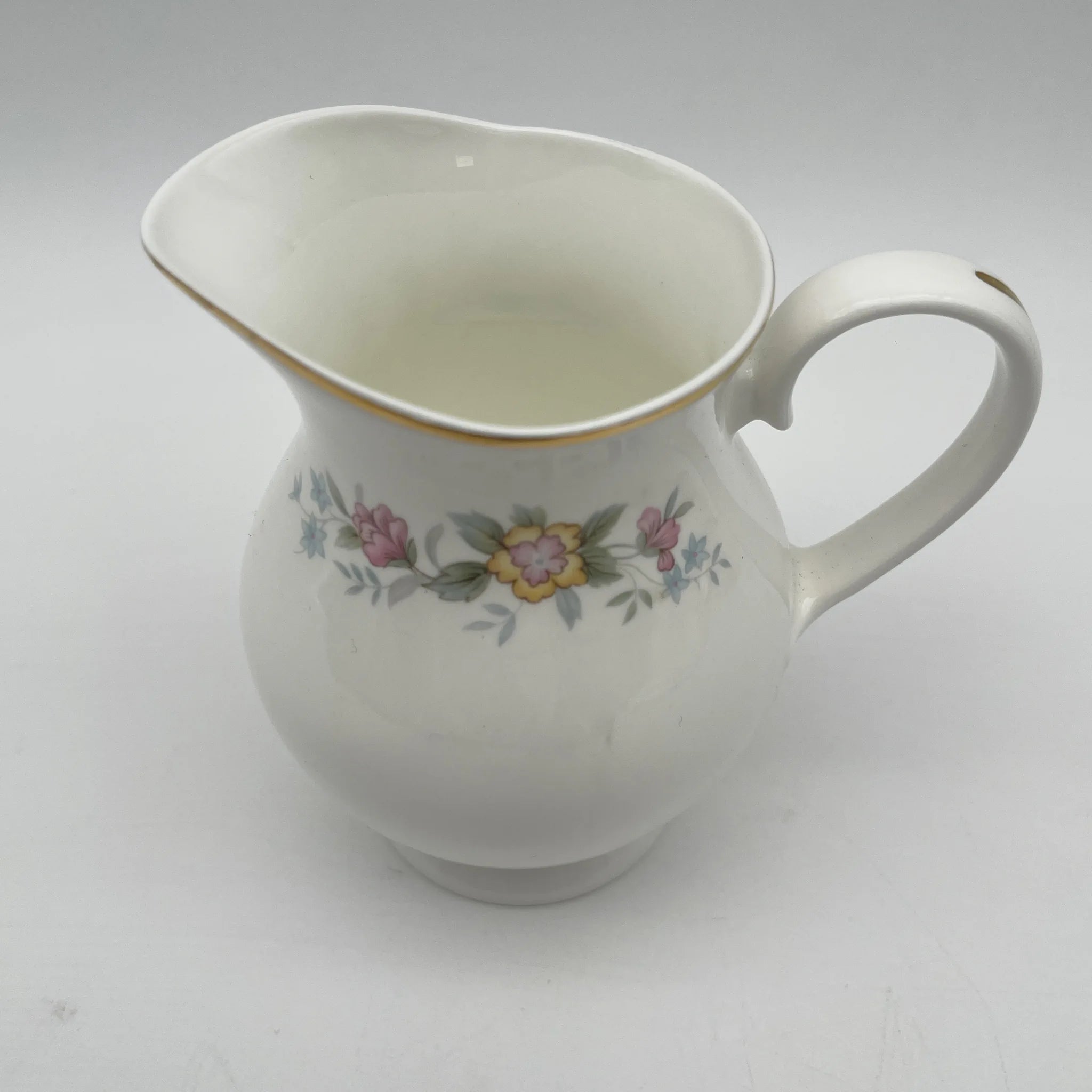 【复古】牛奶瓶/ Mayfair / 1950-1980年代（推测）/ Fine Bone China /英国/小花花样， 柔和色调，金彩