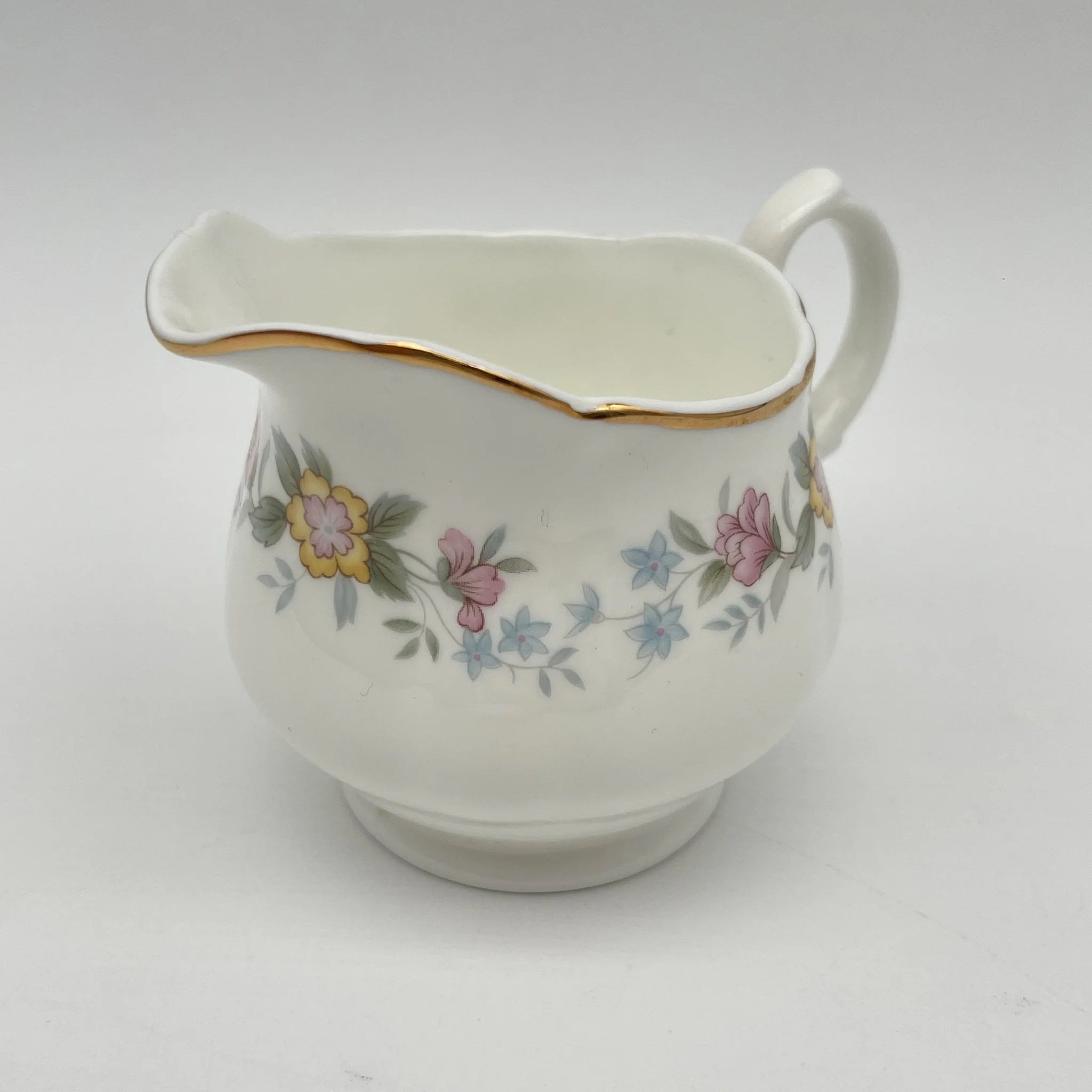 [Vintage] Creamer (milk pitcher) / Mayfair / 1950-1980s (estimated) / Fine Bone China / England / Small flower pattern, pastel color, gold color