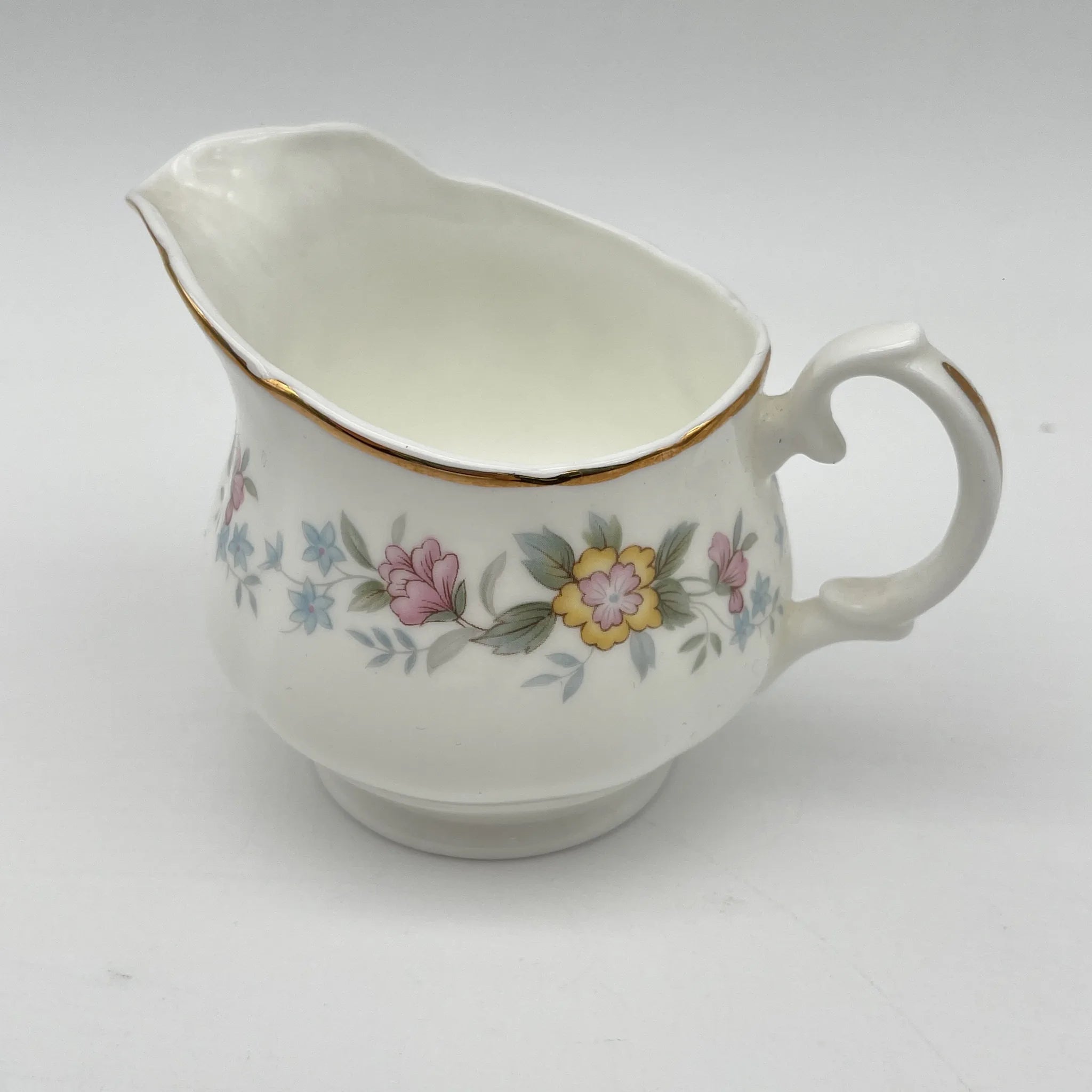 【复古】牛奶瓶/ Mayfair / 1950-1980年代（推测）/ Fine Bone China /英国/小花花样， 柔和色调，金彩