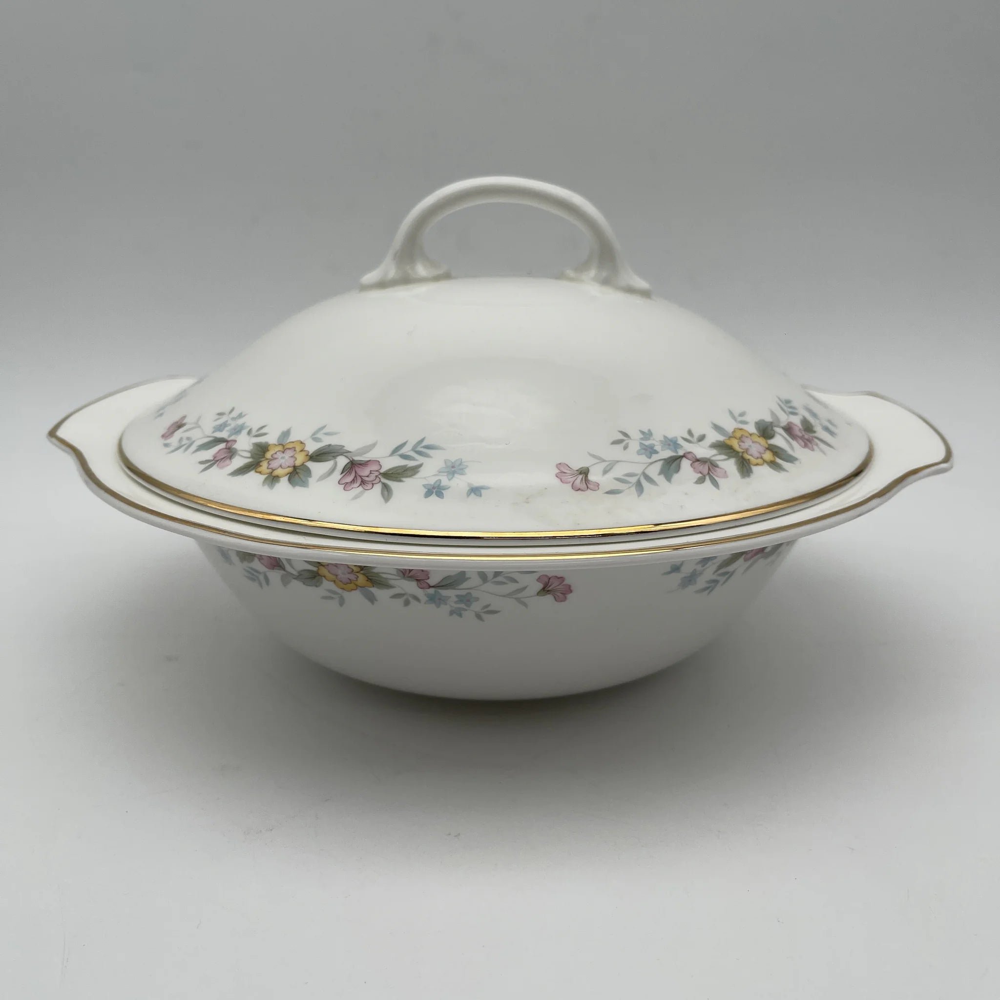 【复古】supire / Mayfair / 1950-1980年代（推测）/ Fine Bone China /英国/小花花样， 柔和色调，金彩
