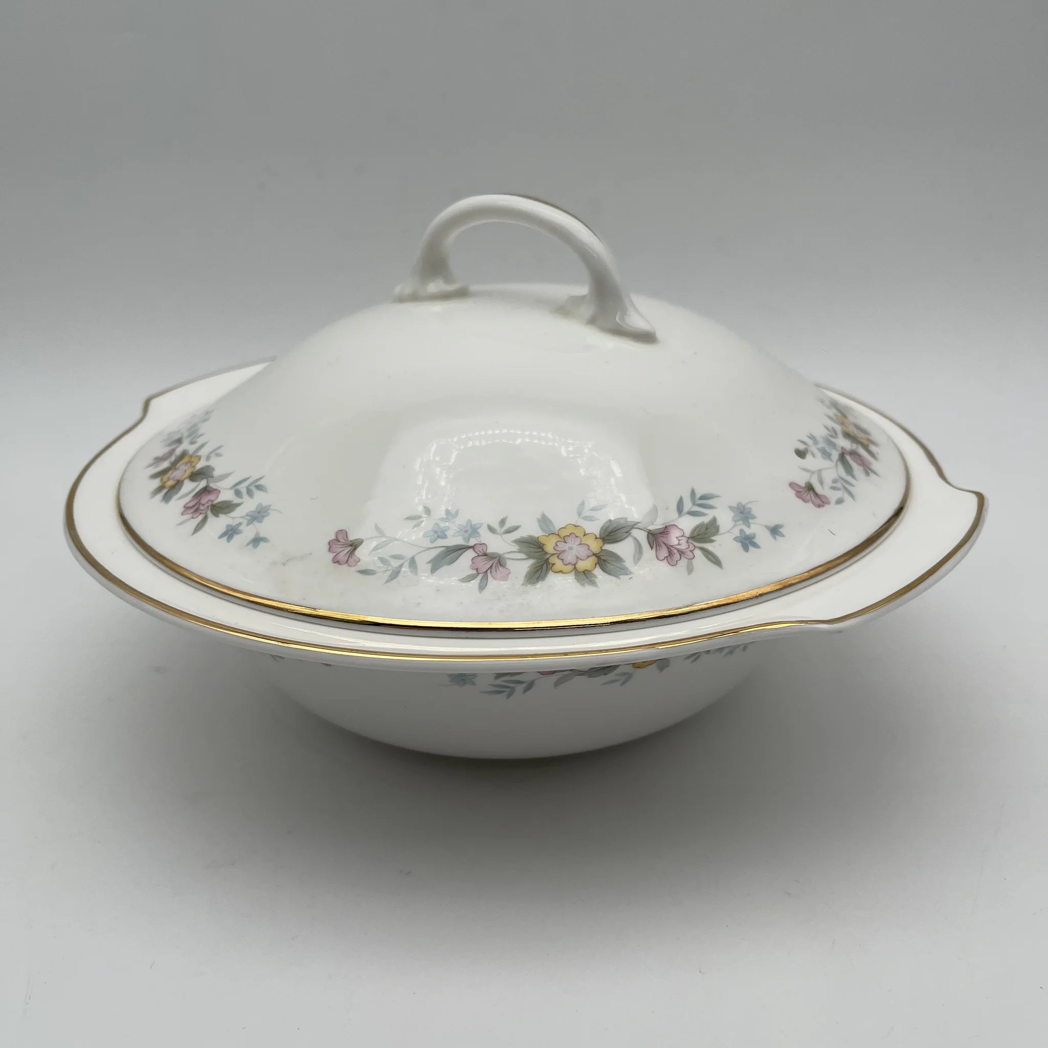 【复古】supire / Mayfair / 1950-1980年代（推测）/ Fine Bone China /英国/小花花样， 柔和色调，金彩