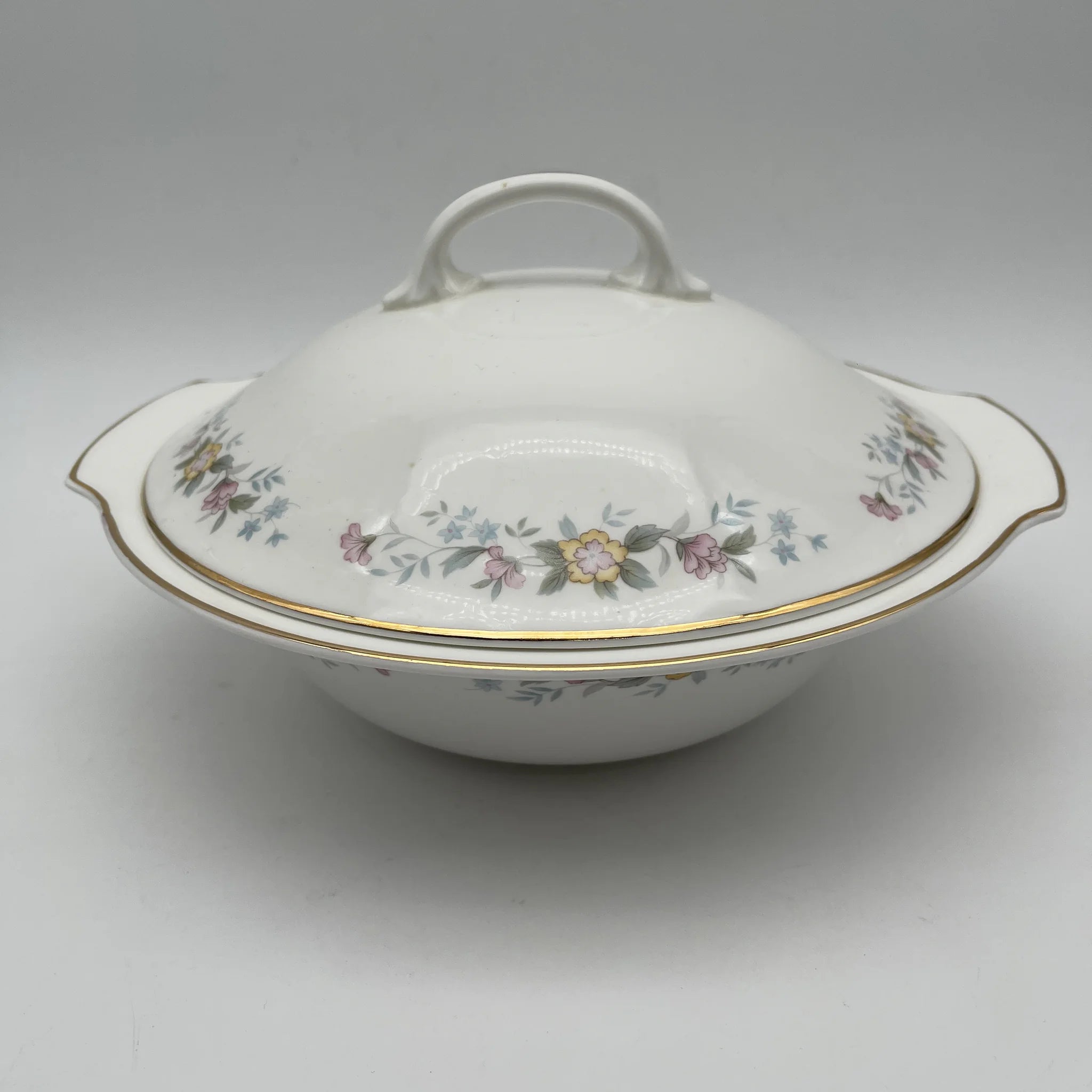 【复古】supire / Mayfair / 1950-1980年代（推测）/ Fine Bone China /英国/小花花样， 柔和色调，金彩