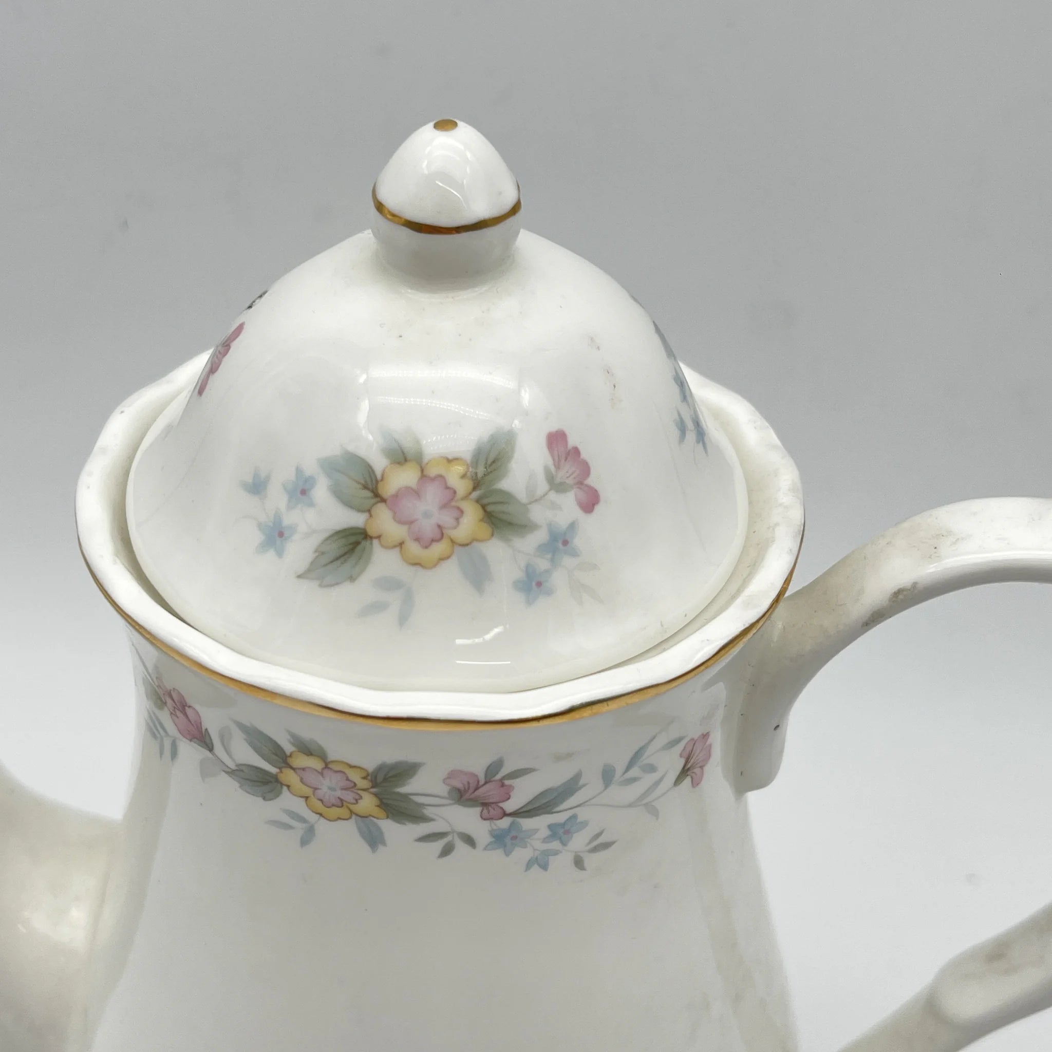 【复古】茶壶/ Mayfair (Mayfair) / 1950-1980年代（推定）/ Fine Bone China /英国/小花图案，柔和色调，金彩