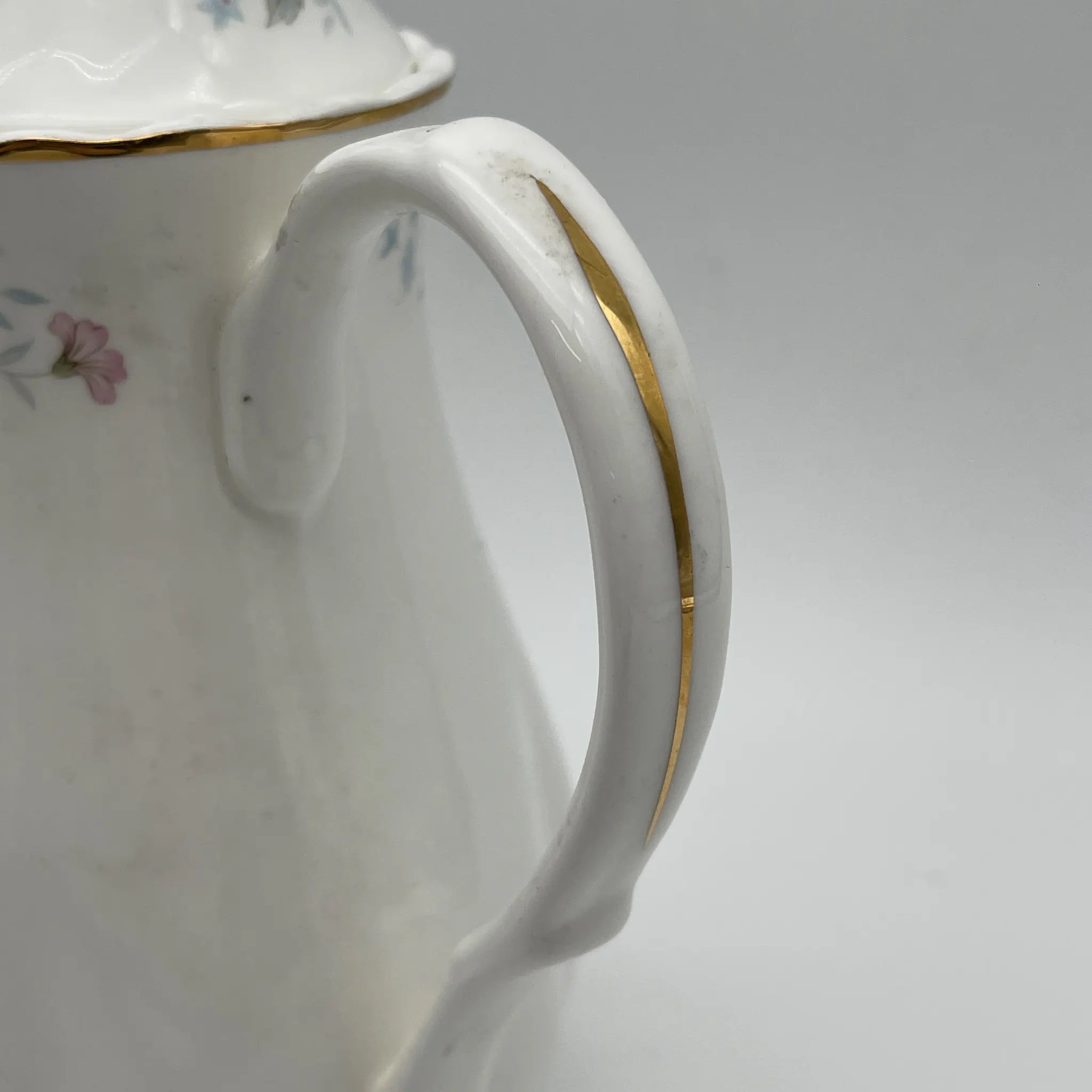 【复古】茶壶/ Mayfair (Mayfair) / 1950-1980年代（推定）/ Fine Bone China /英国/小花图案，柔和色调，金彩