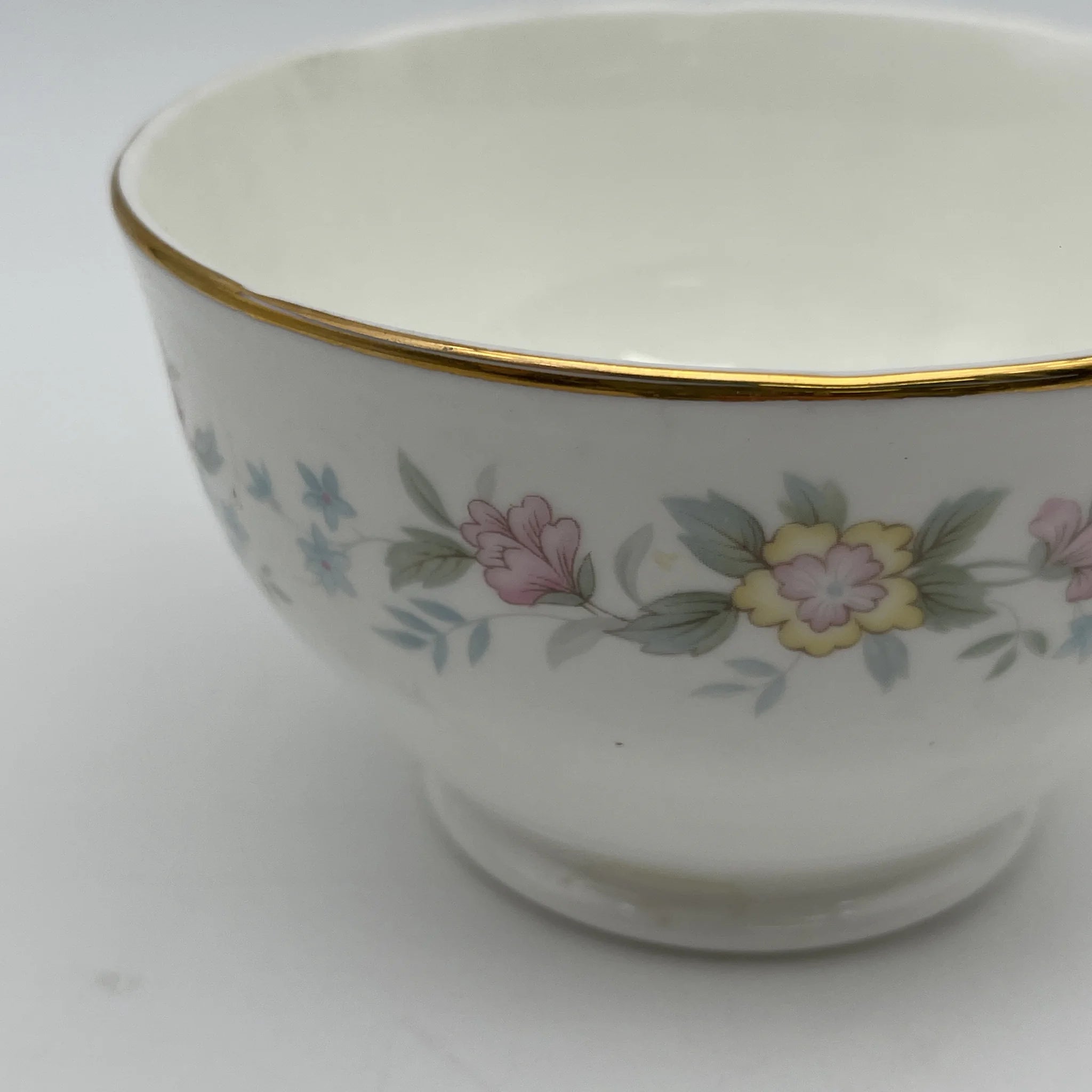 【复古】咖啡杯/ Mayfair (Mayfair) / 1950-1980年代（推测）/ Fine Bone China /英国/小花图案，柔和色调，金彩