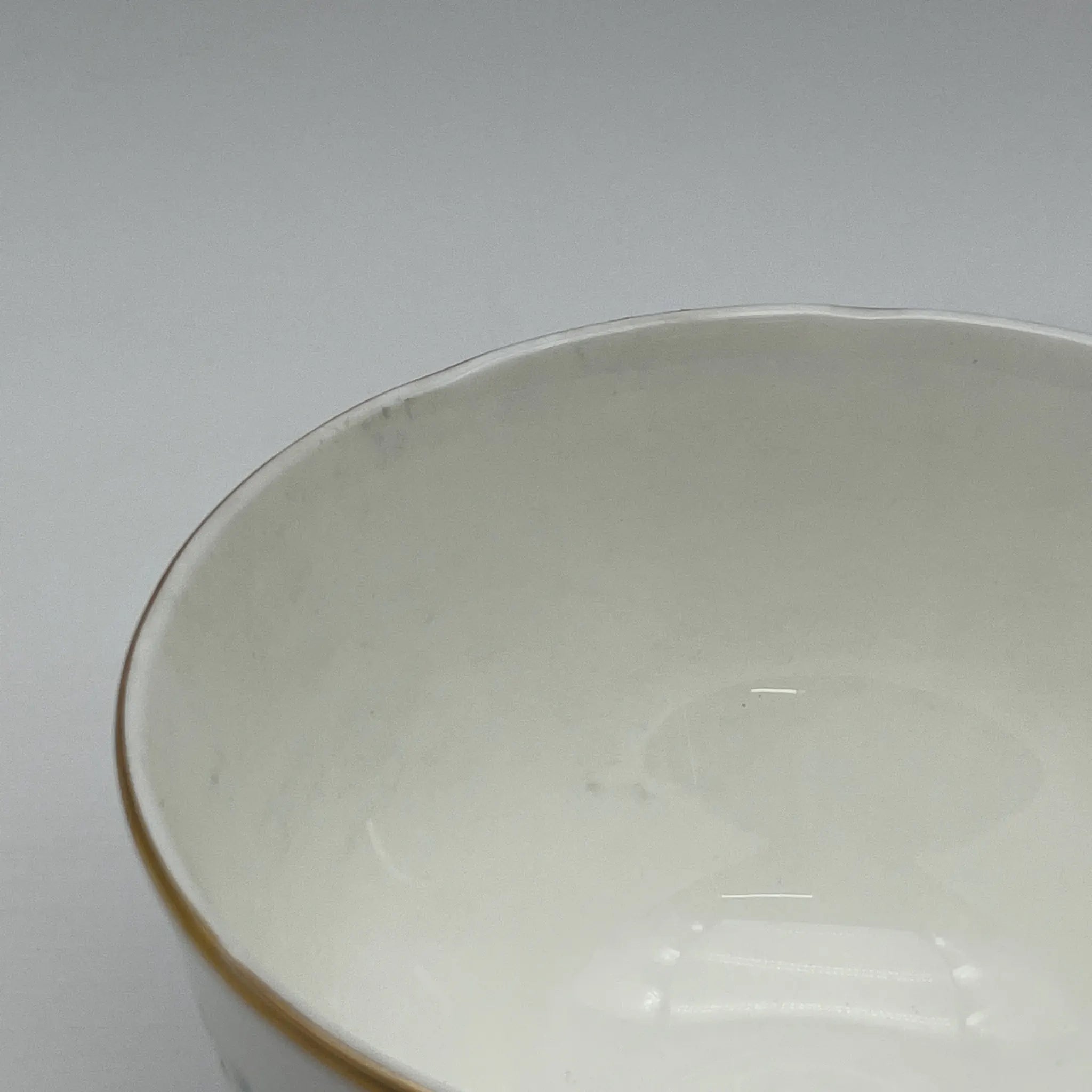 【复古】咖啡杯/ Mayfair (Mayfair) / 1950-1980年代（推测）/ Fine Bone China /英国/小花图案，柔和色调，金彩