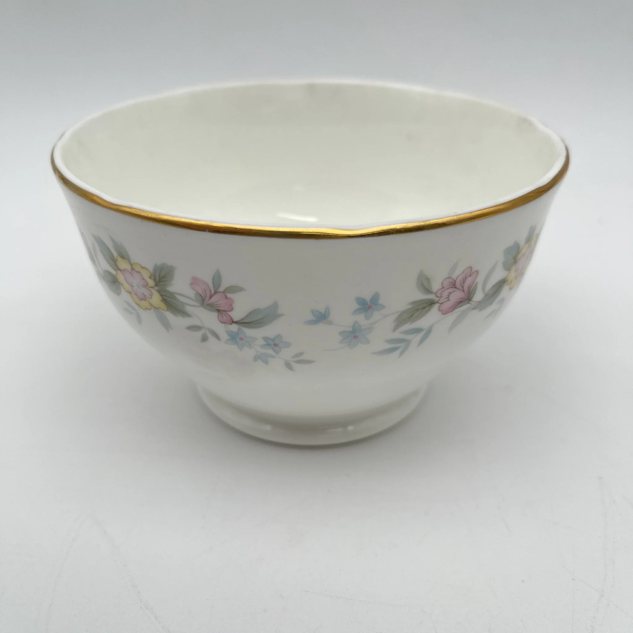 【复古】咖啡杯/ Mayfair (Mayfair) / 1950-1980年代（推测）/ Fine Bone China /英国/小花图案，柔和色调，金彩