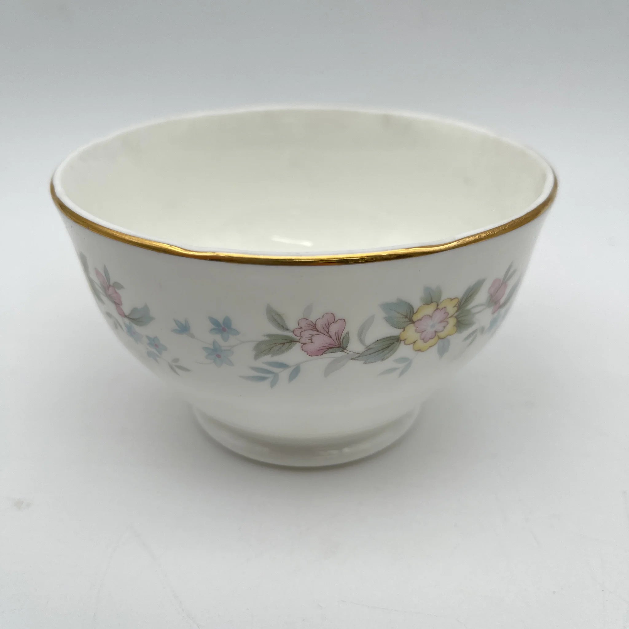 【复古】咖啡杯/ Mayfair (Mayfair) / 1950-1980年代（推测）/ Fine Bone China /英国/小花图案，柔和色调，金彩