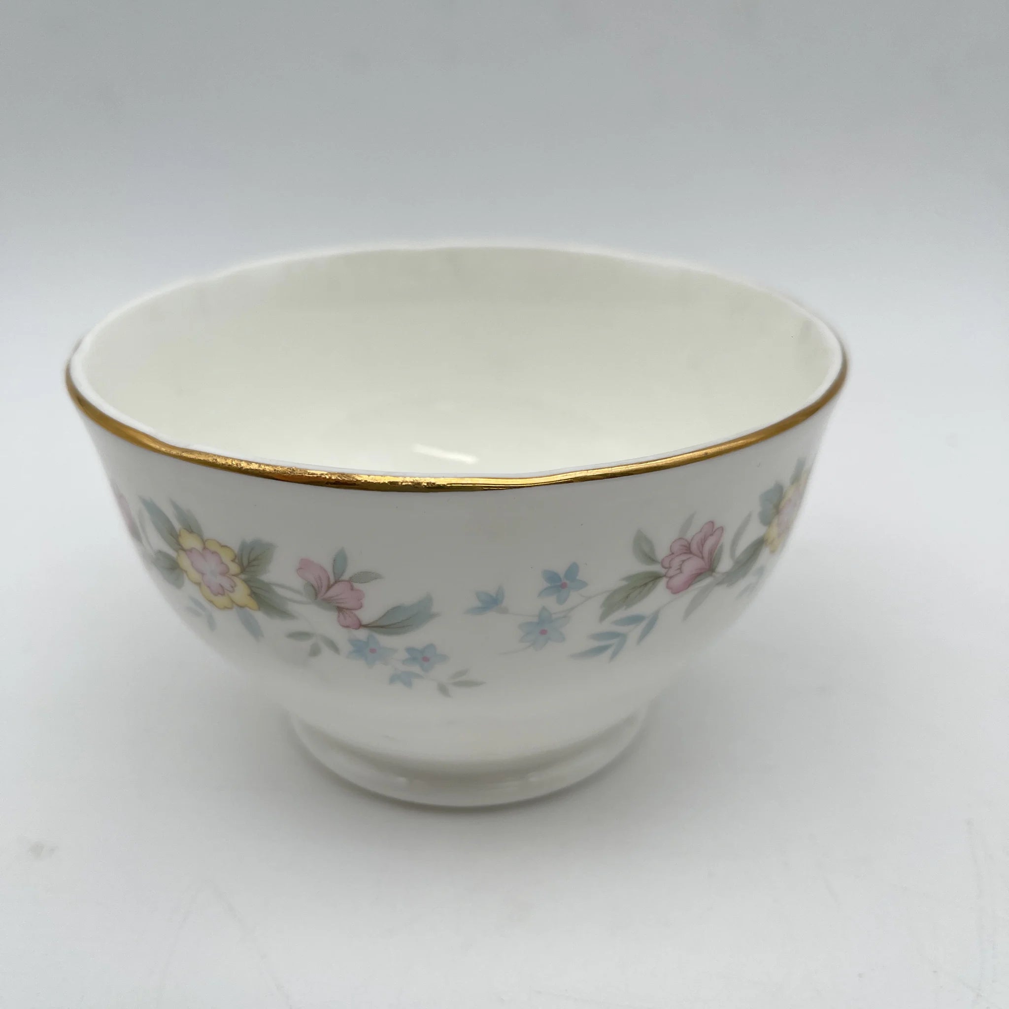 【复古】咖啡杯/ Mayfair (Mayfair) / 1950-1980年代（推测）/ Fine Bone China /英国/小花图案，柔和色调，金彩