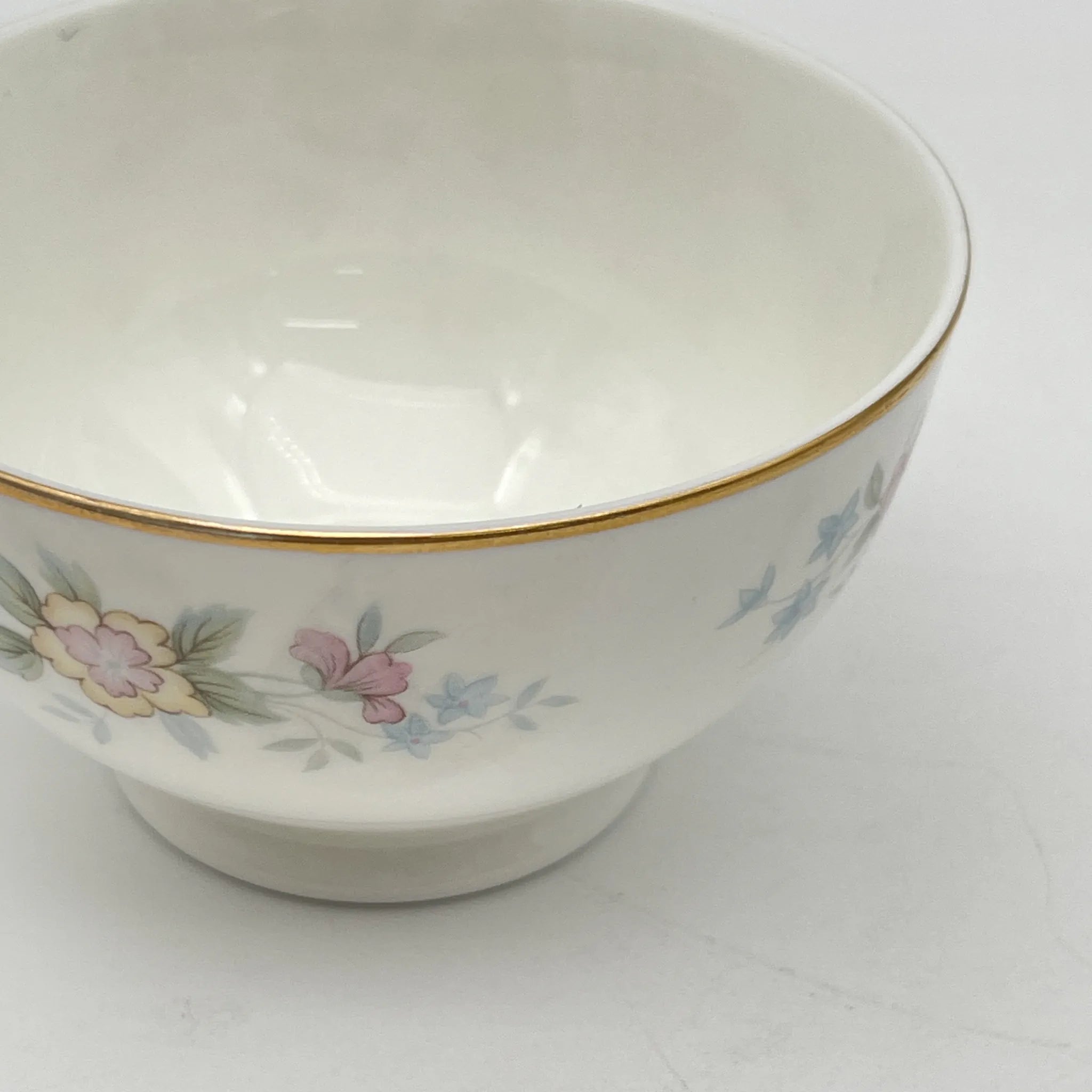 【复古】咖啡杯/ Mayfair (Mayfair) / 1950-1980年代（推测）/ Fine Bone China /英国/小花图案，柔和色调，金彩