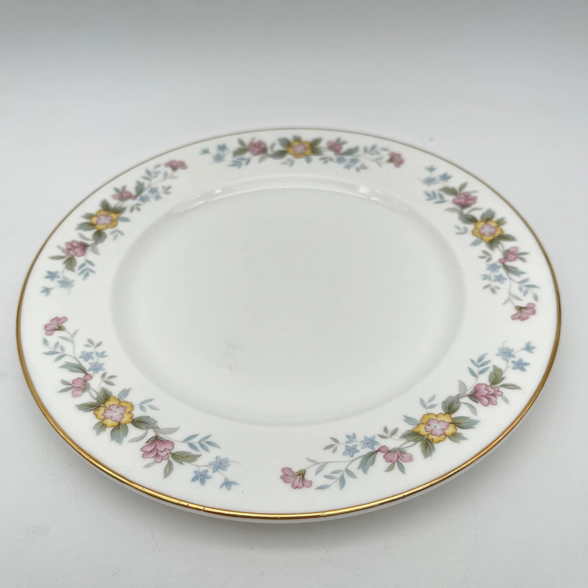 【复古】晚餐&甜点盘组套/ Mayfair (Mayfair) / 1950-1980年代（推测）/ Fine Bone China /英国/小花花样， 柔和色调，金彩