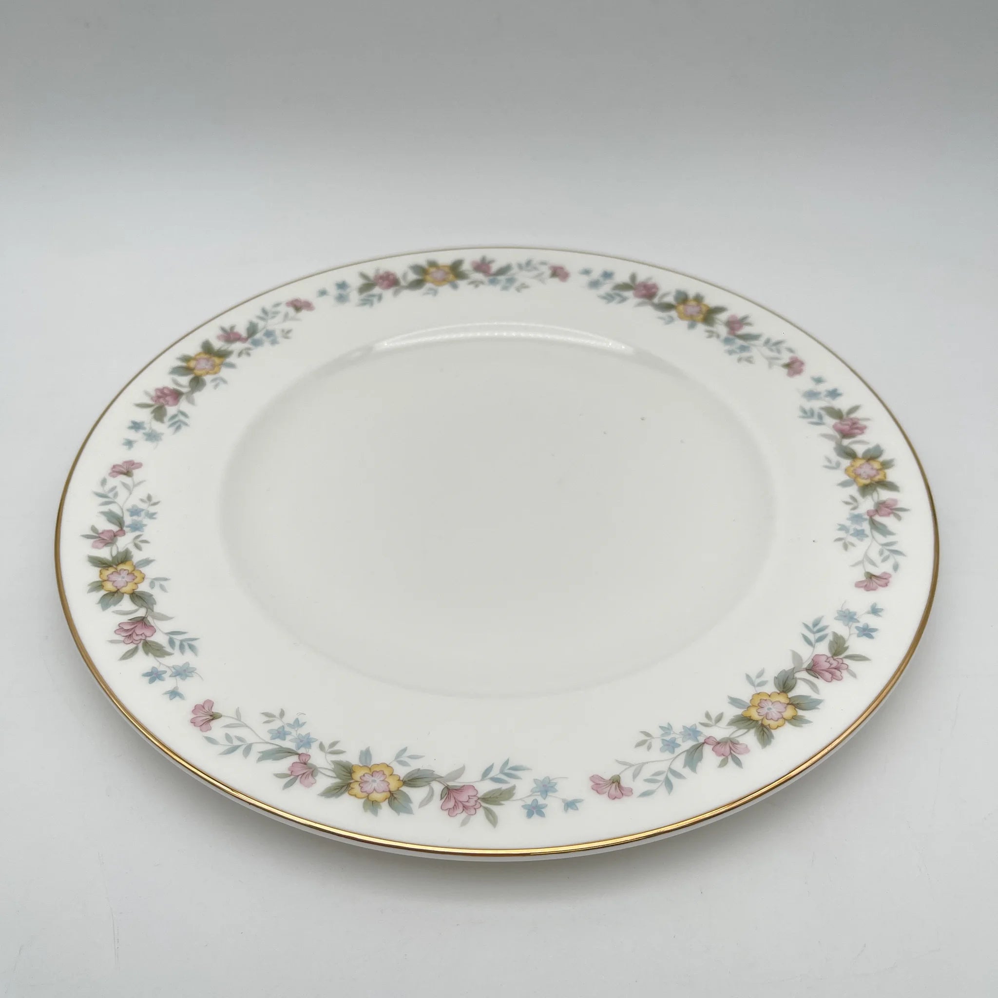 【复古】晚餐&甜点盘组套/ Mayfair (Mayfair) / 1950-1980年代（推测）/ Fine Bone China /英国/小花花样， 柔和色调，金彩