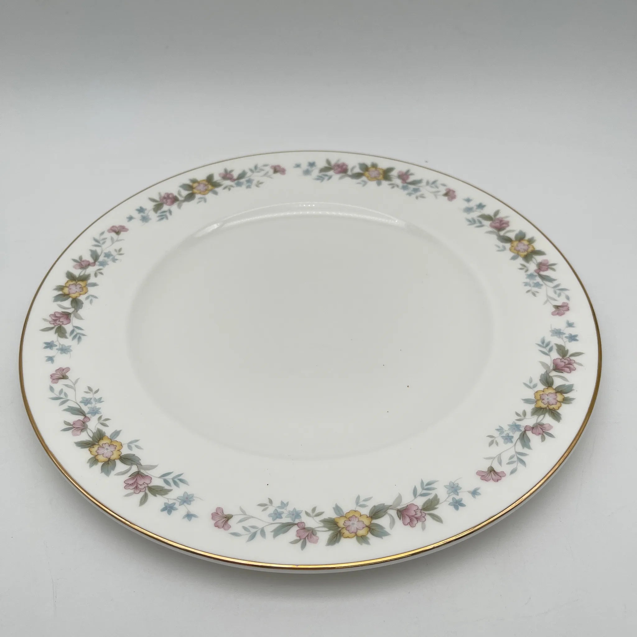 【复古】晚餐&甜点盘组套/ Mayfair (Mayfair) / 1950-1980年代（推测）/ Fine Bone China /英国/小花花样， 柔和色调，金彩