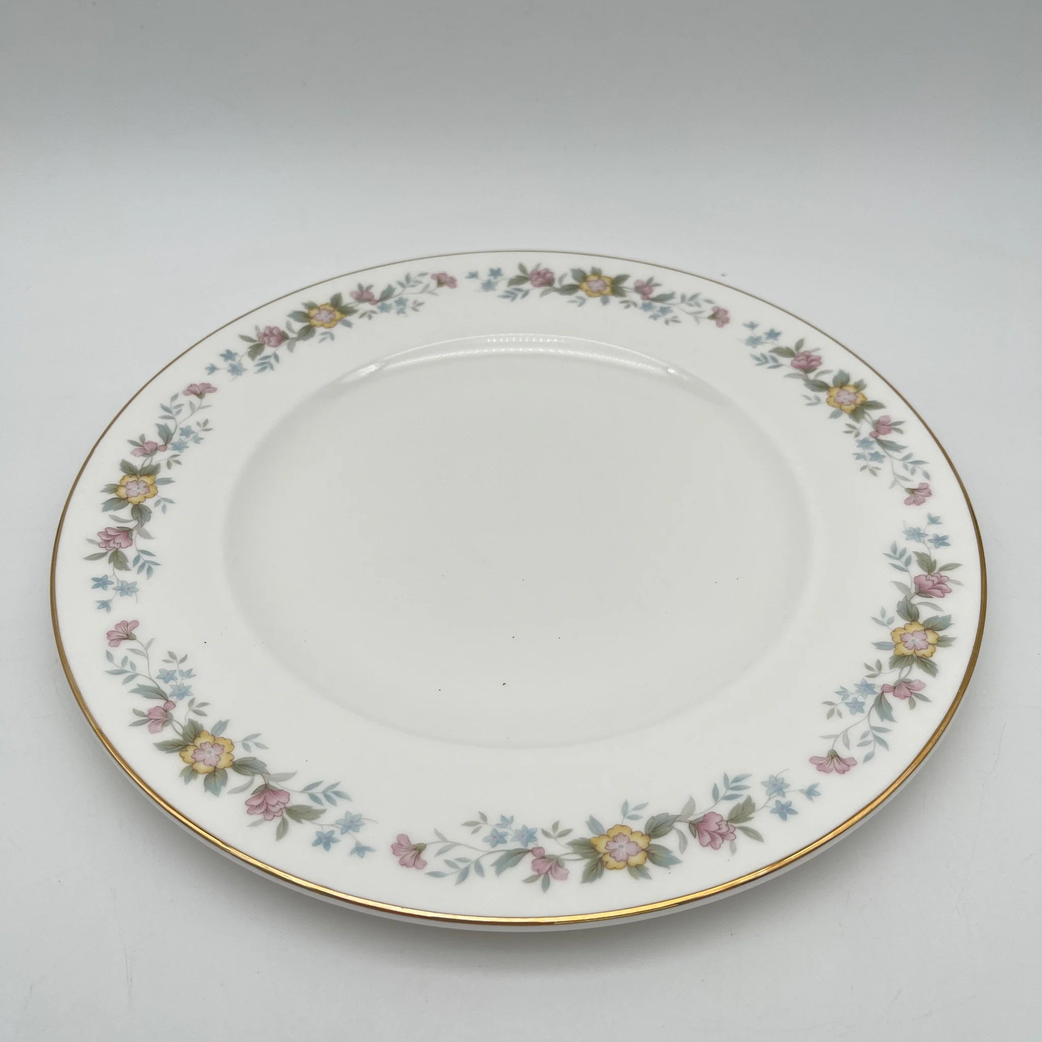 【复古】晚餐&甜点盘组套/ Mayfair (Mayfair) / 1950-1980年代（推测）/ Fine Bone China /英国/小花花样， 柔和色调，金彩