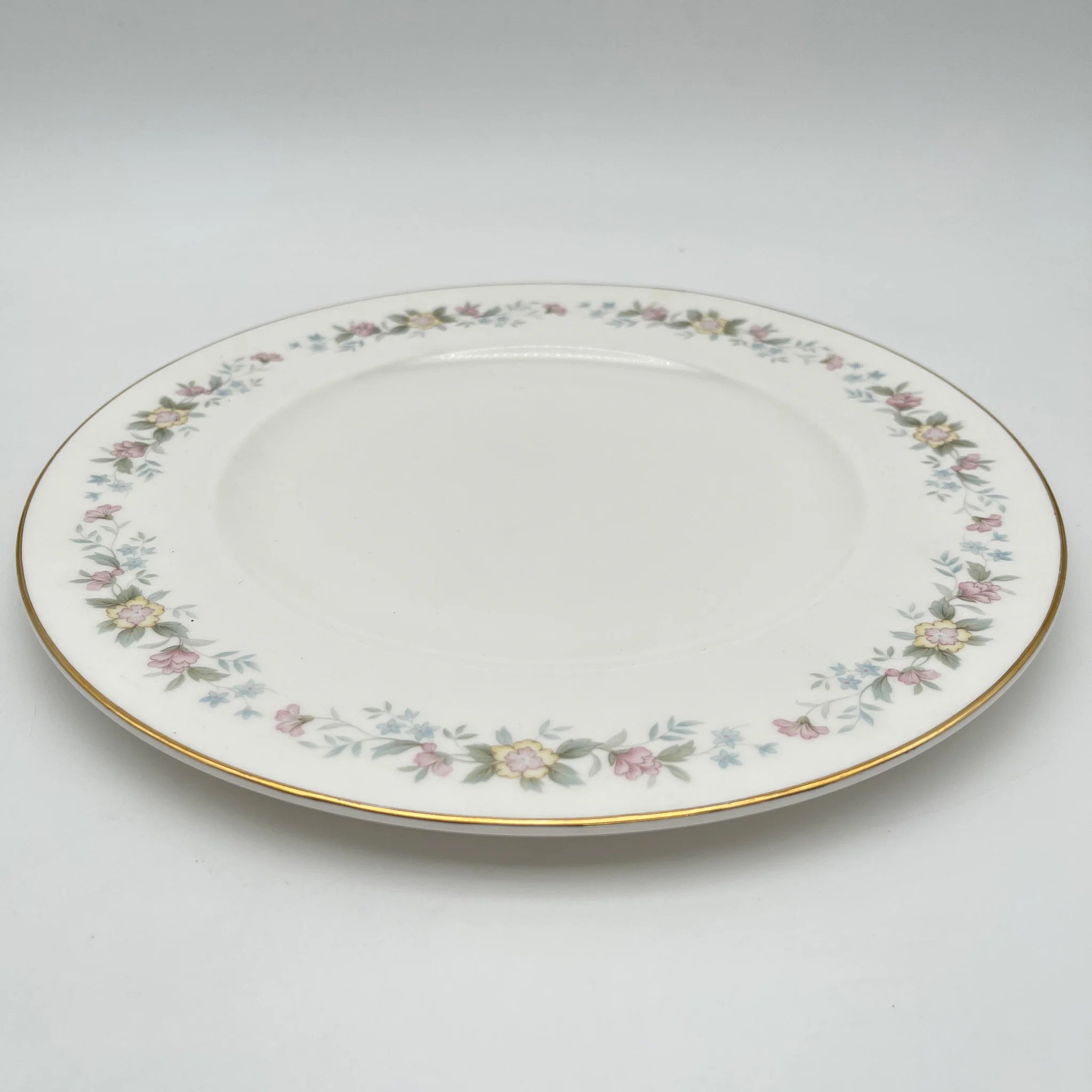 【复古】晚餐&甜点盘套装+备件盘/ Mayfair (Mayfair) / 1950-1980年代（推测）/ Fine Bone China /英国/ 小花图案，柔和色调，金彩