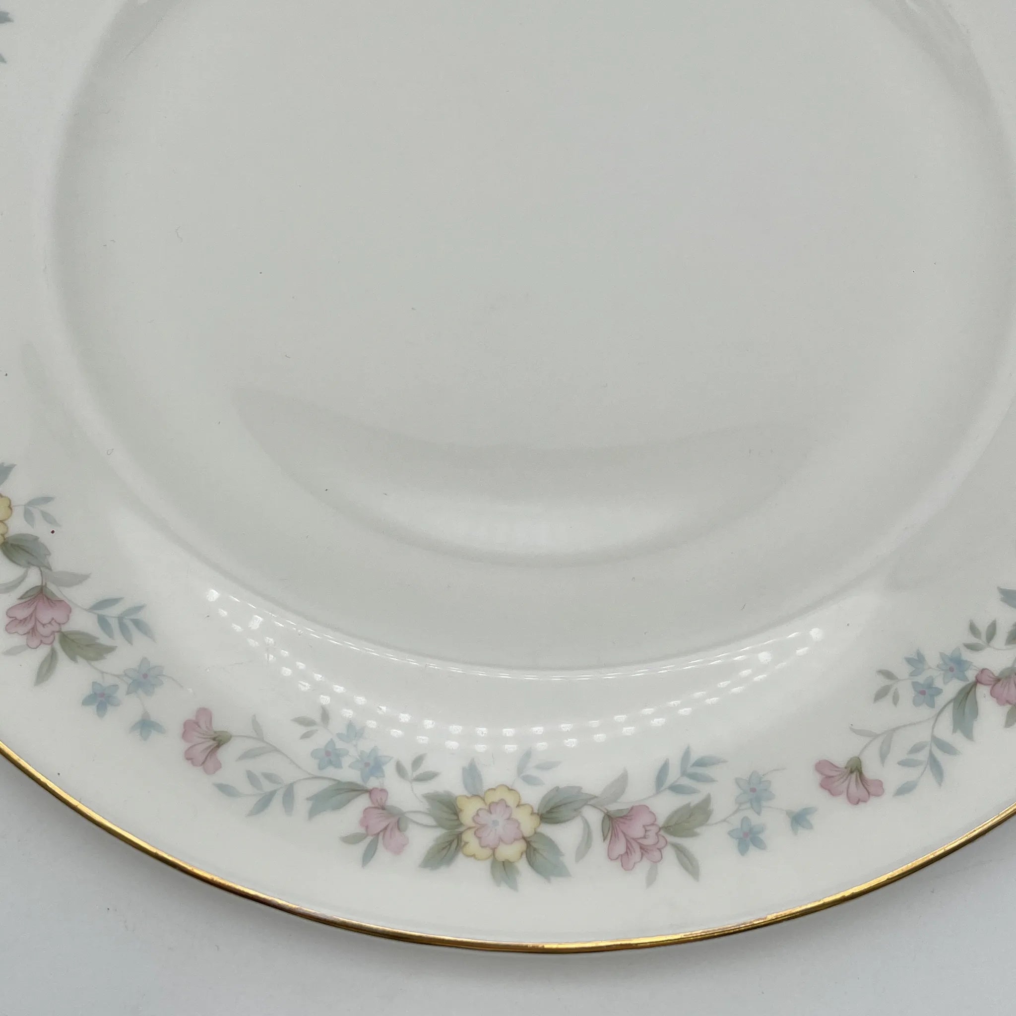 【复古】晚餐&甜点盘套装+备件盘/ Mayfair (Mayfair) / 1950-1980年代（推测）/ Fine Bone China /英国/ 小花图案，柔和色调，金彩