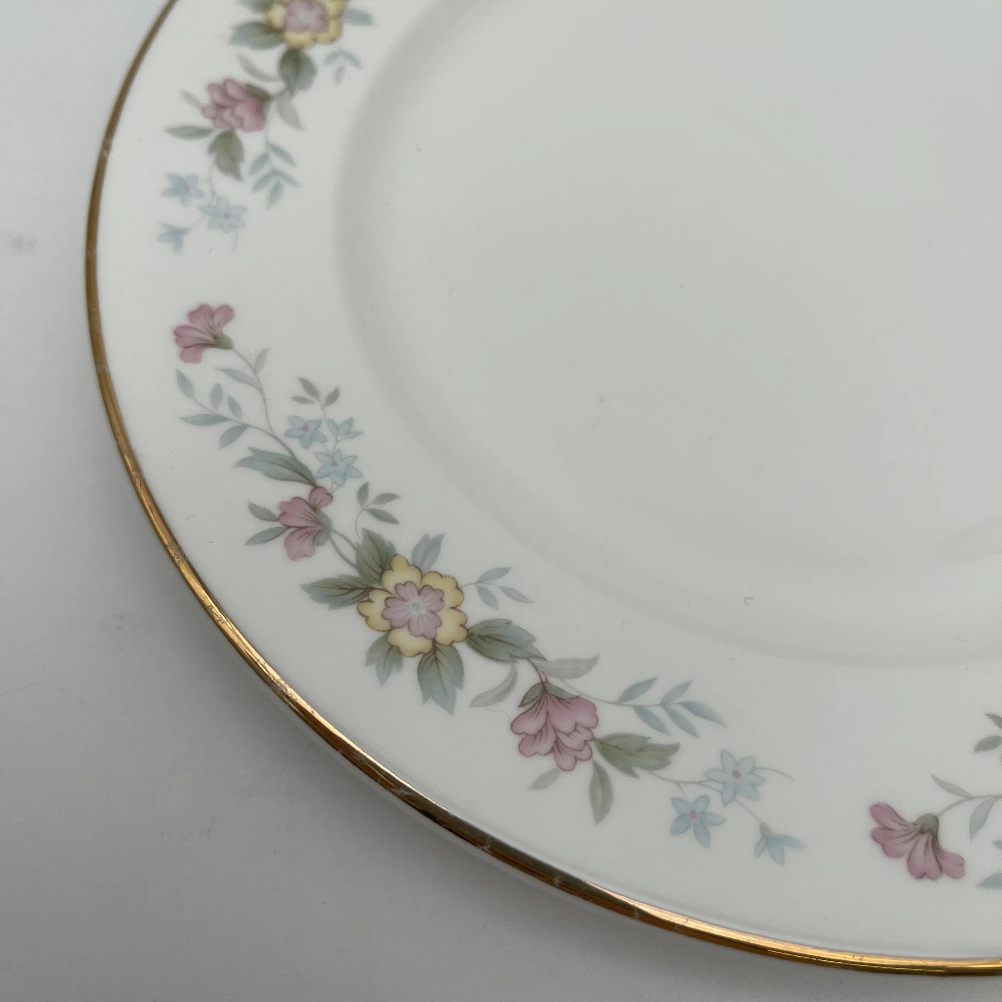 【复古】晚餐&甜点盘套装+备件盘/ Mayfair (Mayfair) / 1950-1980年代（推测）/ Fine Bone China /英国/ 小花图案，柔和色调，金彩