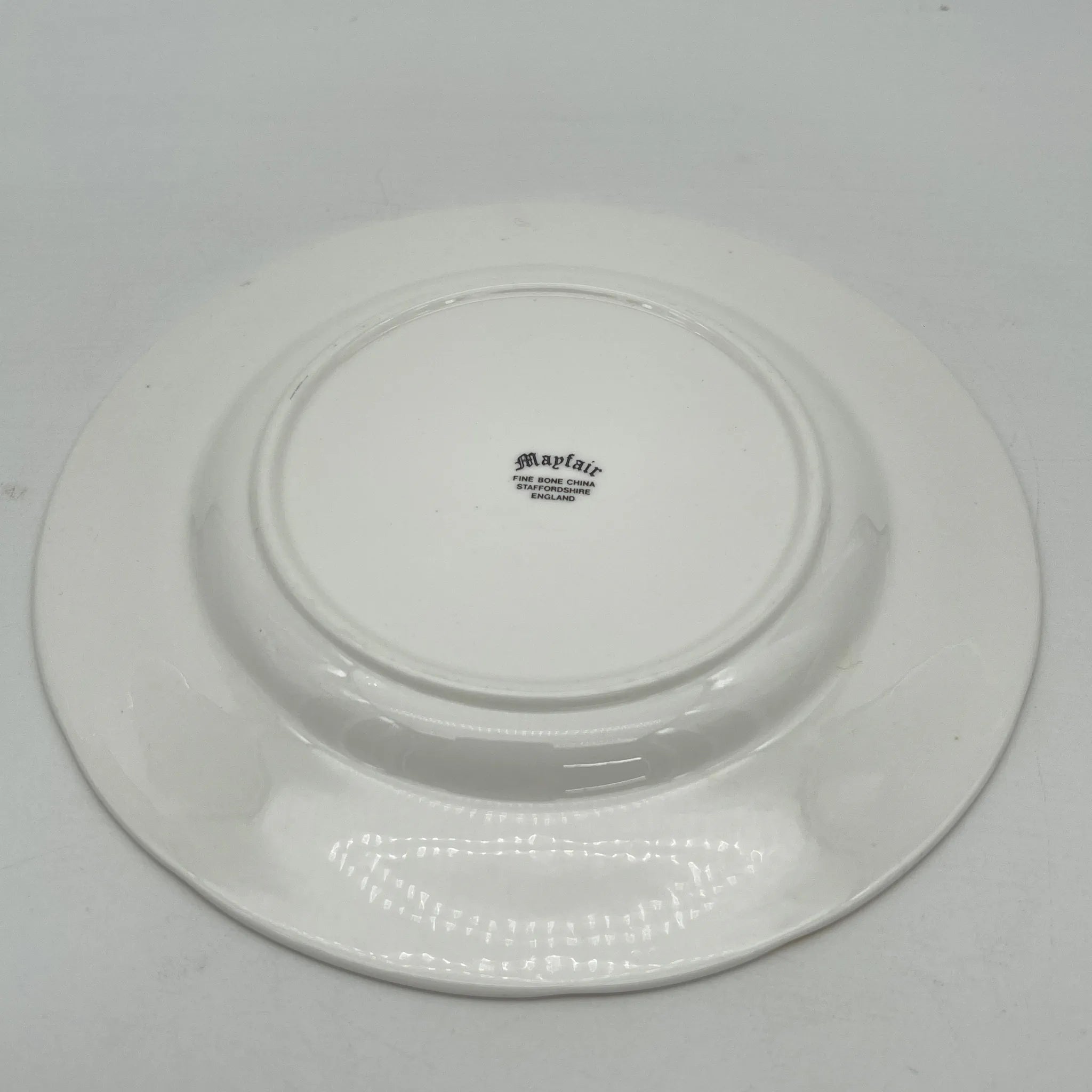 【复古】甜点盘（中盘）/ Mayfair (Mayfair) / 1950-1980年代（推测）/ Fine Bone China /英国/小花花样， 柔和色调，金彩