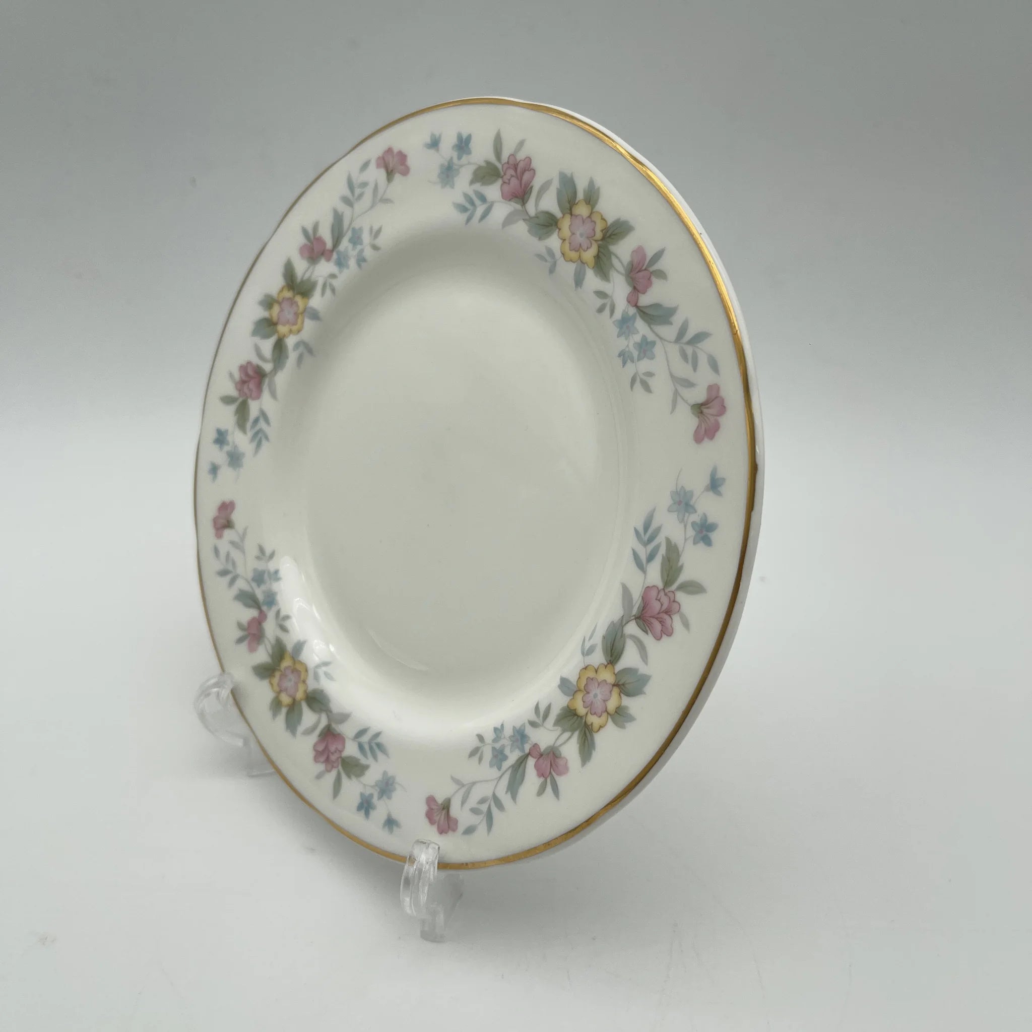 【复古】甜点盘（中盘）/ Mayfair (Mayfair) / 1950-1980年代（推测）/ Fine Bone China /英国/小花花样， 柔和色调，金彩