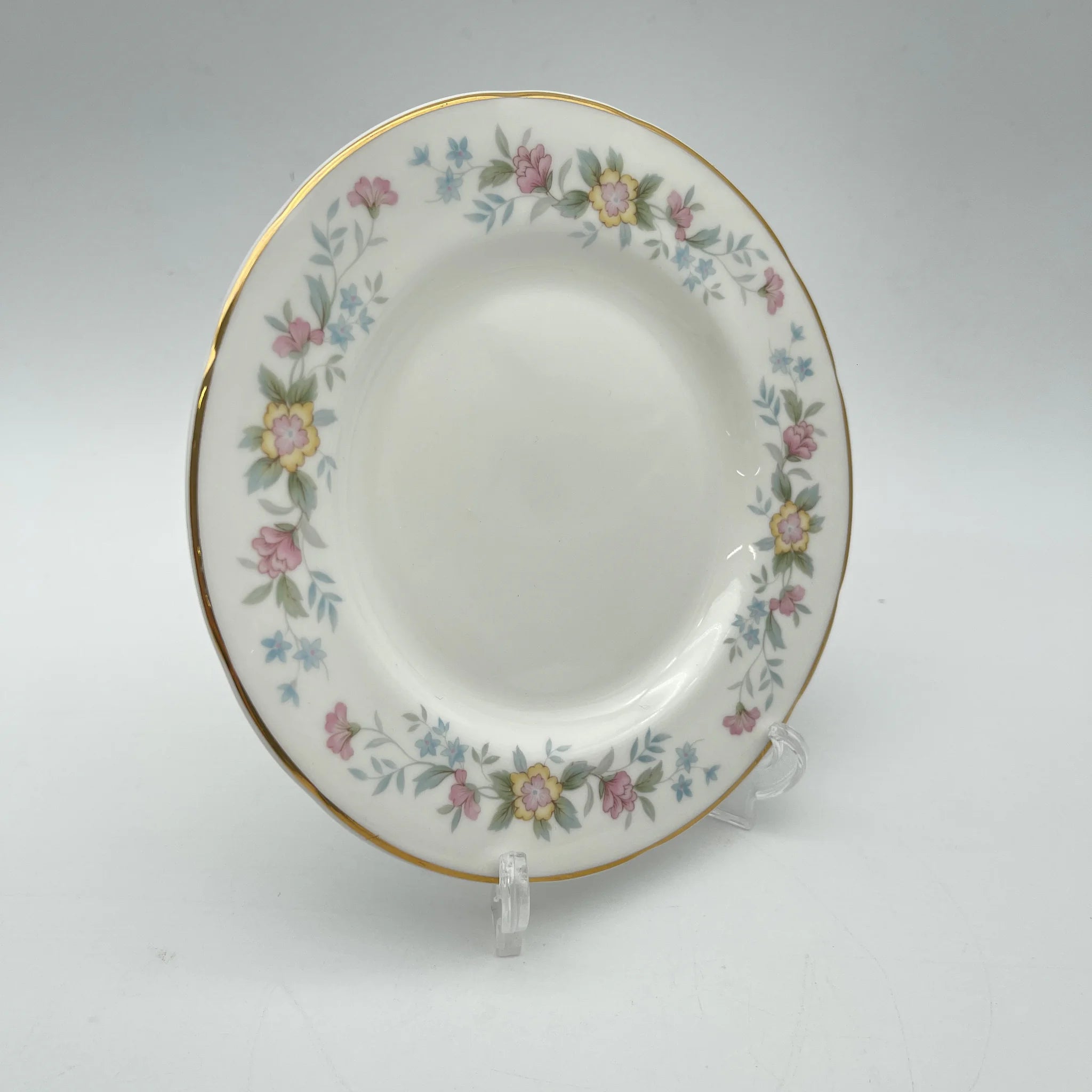 【复古】甜点盘（中盘）/ Mayfair (Mayfair) / 1950-1980年代（推测）/ Fine Bone China /英国/小花花样， 柔和色调，金彩